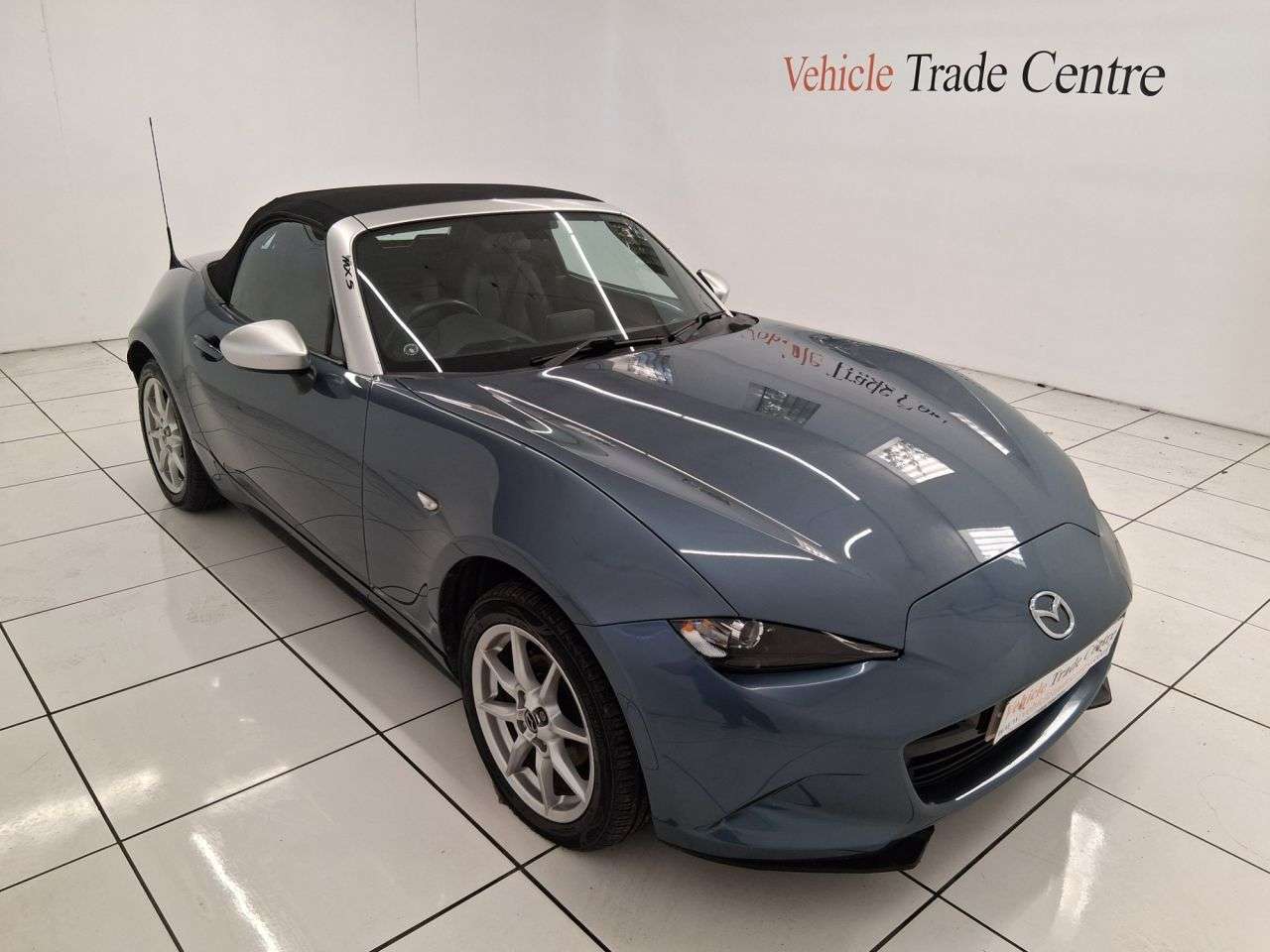 2017 MAZDA MX-5 2017 MAZDA MX-5