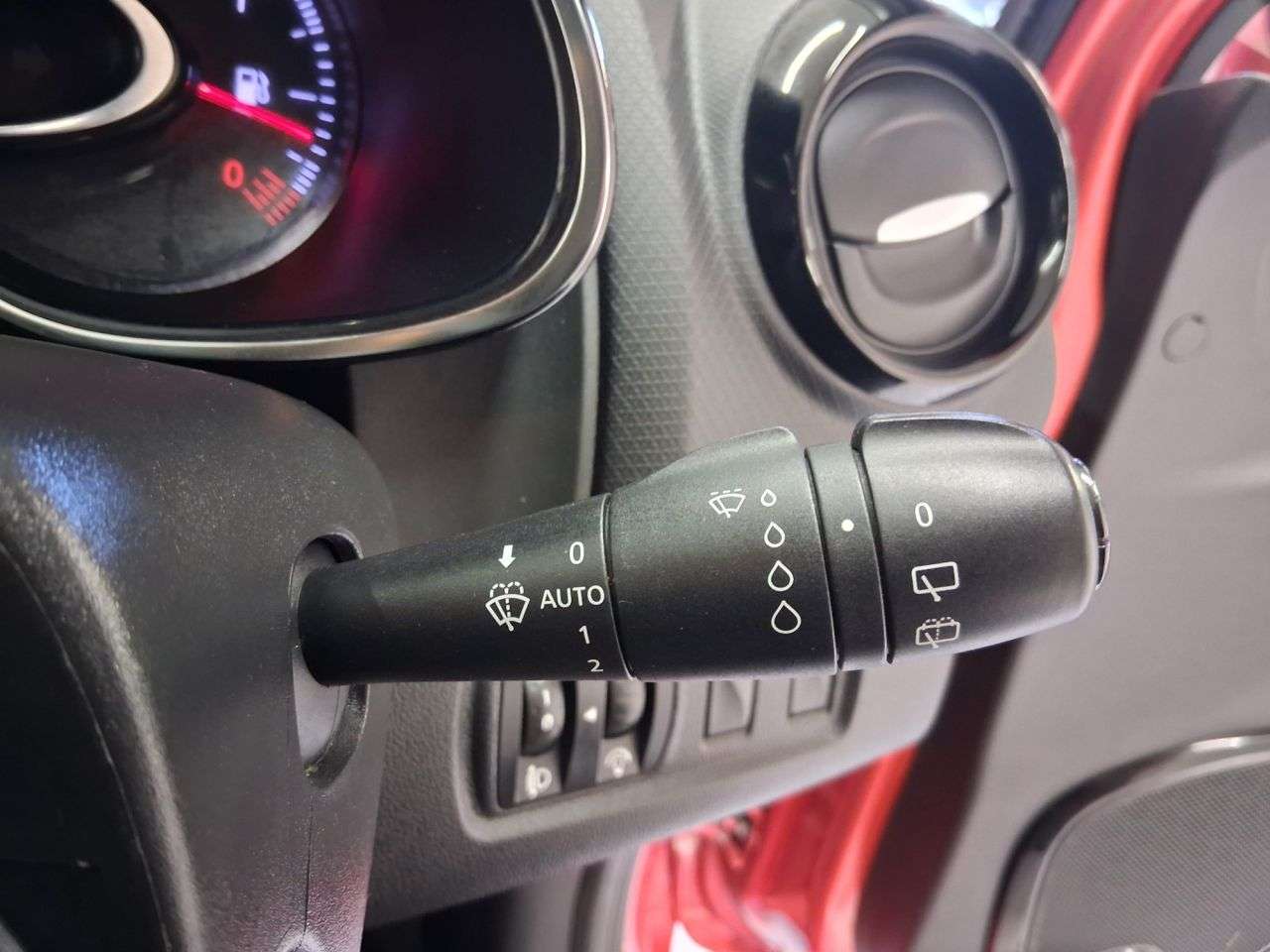 2017 RENAULT CLIO 2017 RENAULT CLIO