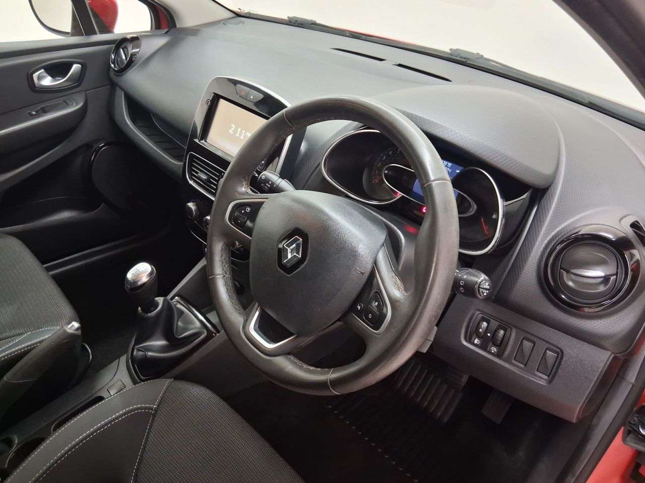 2017 RENAULT CLIO 2017 RENAULT CLIO