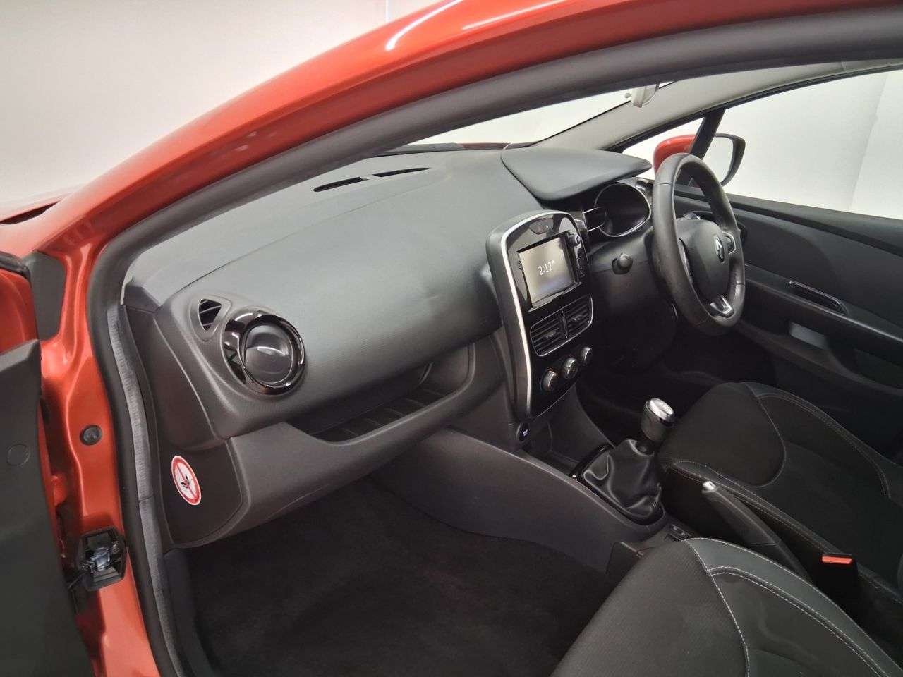 2017 RENAULT CLIO 2017 RENAULT CLIO