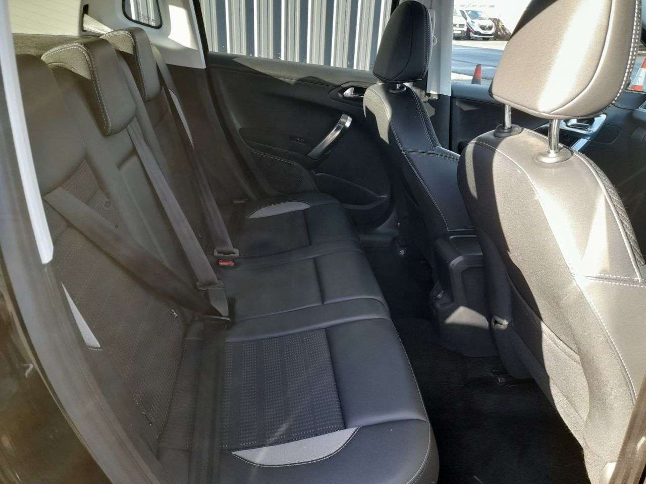 2016 PEUGEOT 2008 2016 PEUGEOT 2008