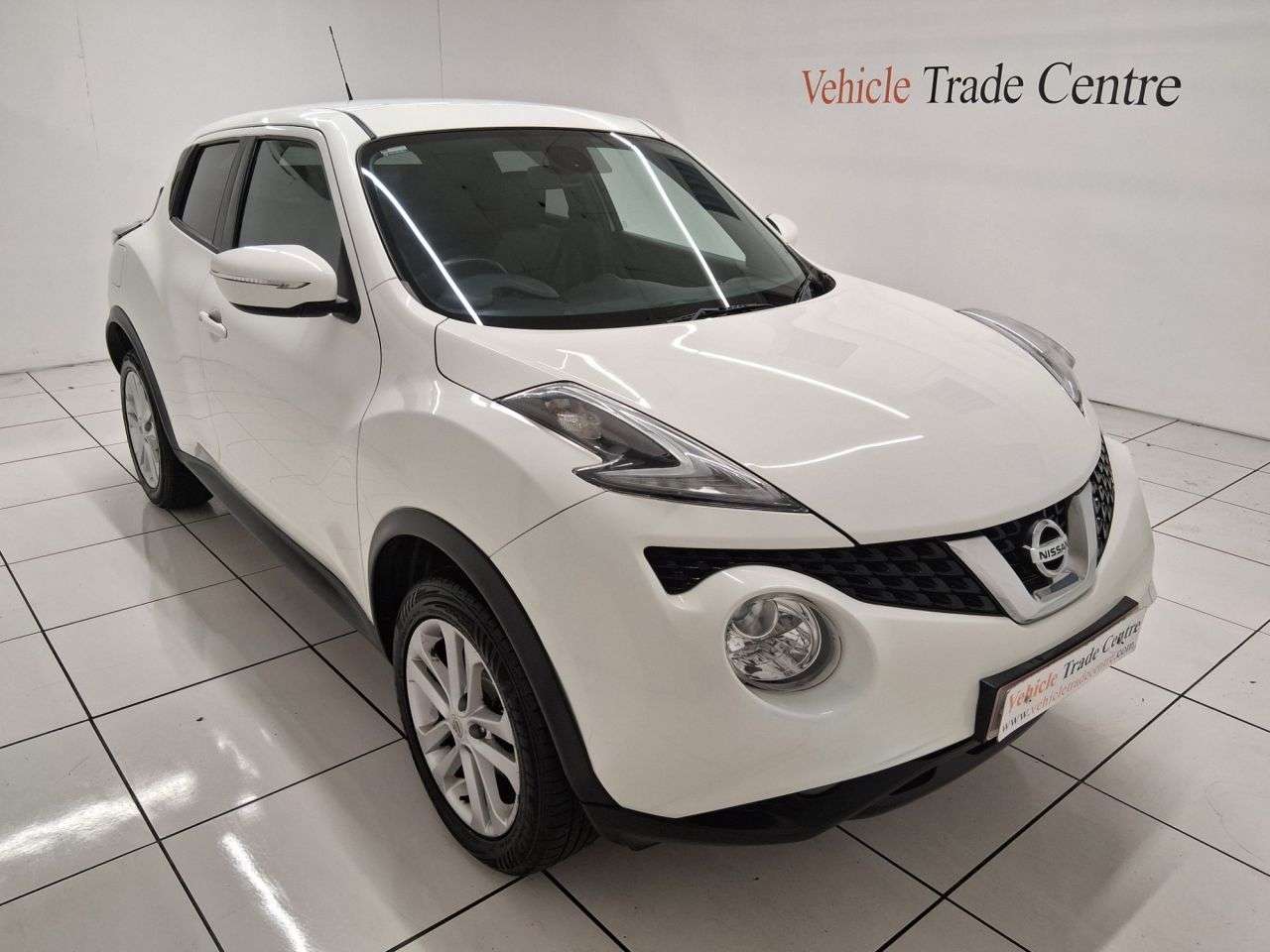 A 2017 NISSAN JUKE 1.5 dCi N-Connecta SUV 5dr Diesel Manual Euro 6 (s/s) (110 ps) A 2017 NISSAN JUKE 1.5 dCi N-Connecta SUV 5dr Diesel Manual Euro 6 (s/s) (110 ps)