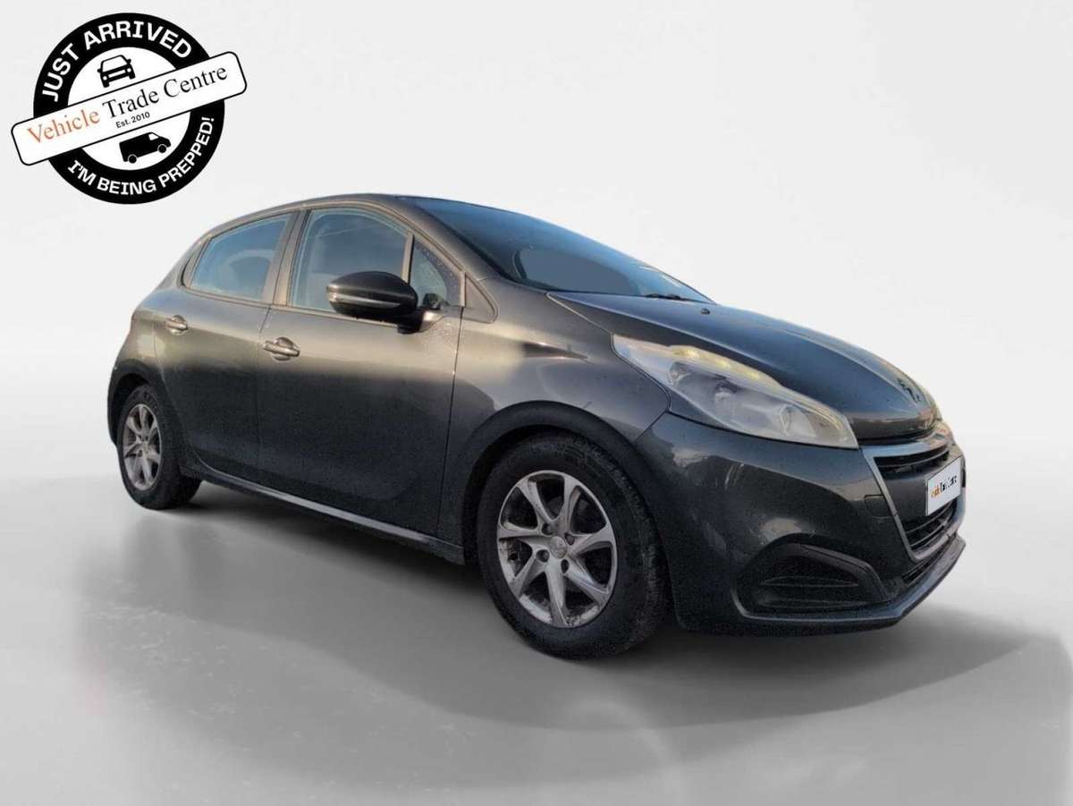 Check out this Peugeot 208 2016 Diesel Manual