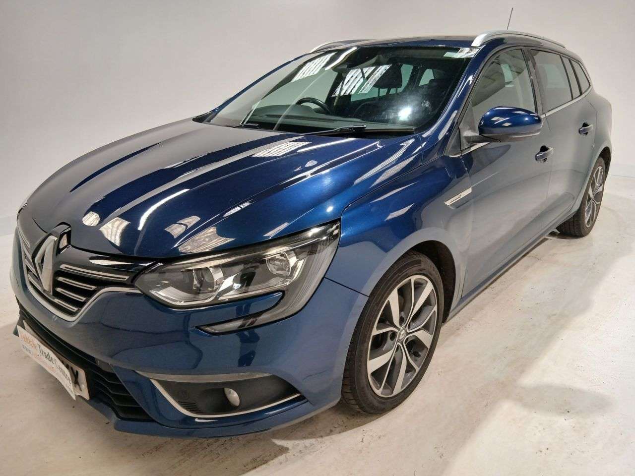 A 2017 RENAULT MEGANE 1.5 dCi Dynamique S Nav Sport Tourer 5dr Diesel Manual Euro 6 (s/s) (110 ps A 2017 RENAULT MEGANE 1.5 dCi Dynamique S Nav Sport Tourer 5dr Diesel Manual Euro 6 (s/s) (110 ps