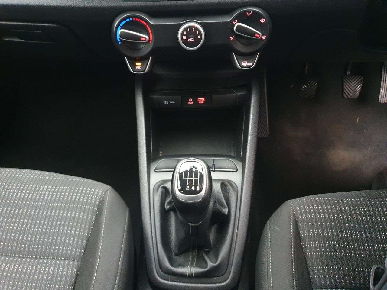 2018 KIA STONIC 2018 KIA STONIC