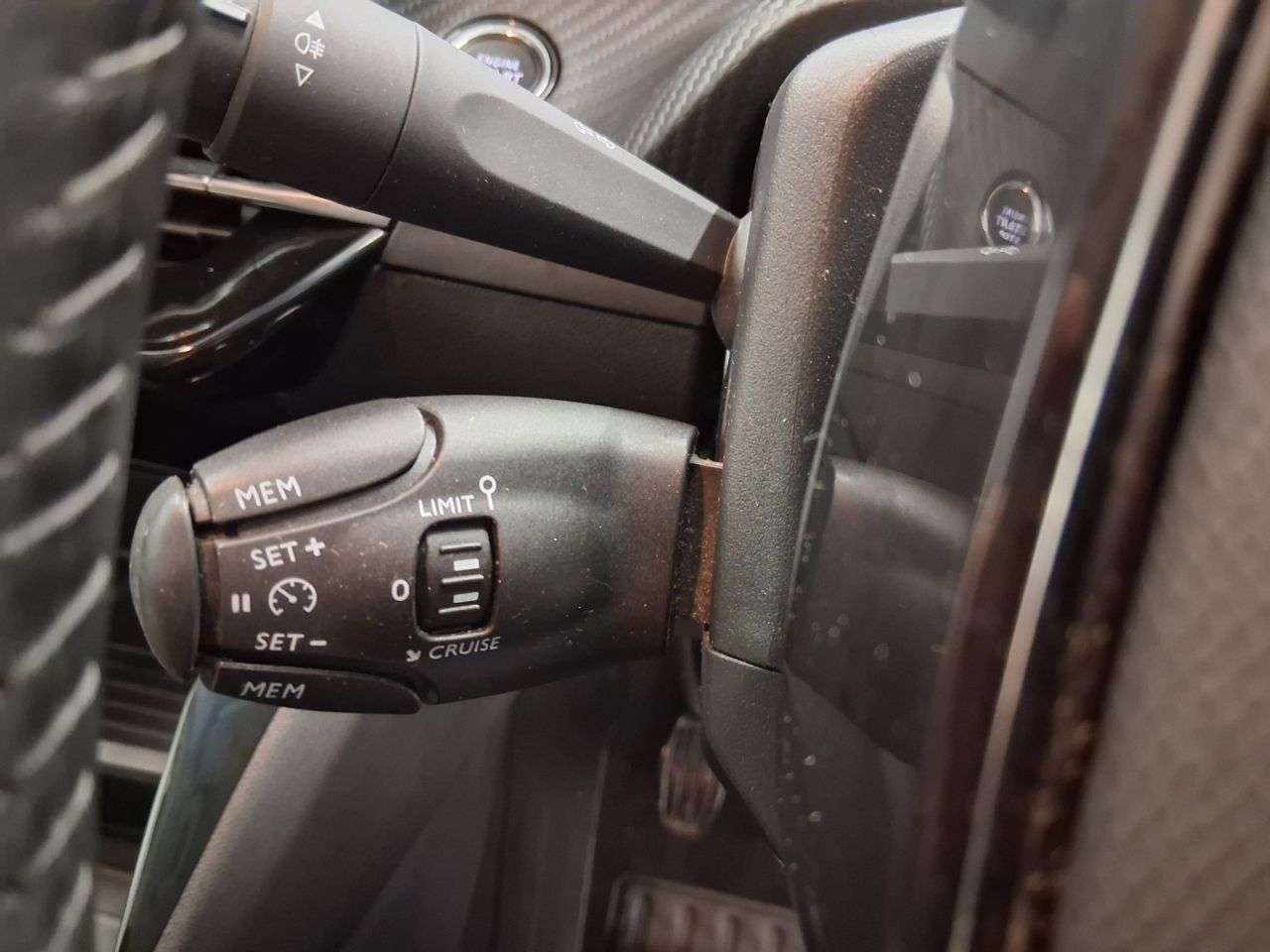 2021 PEUGEOT 2008 2021 PEUGEOT 2008