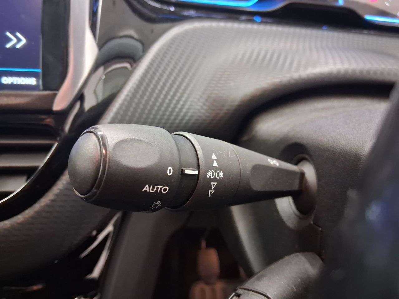 2017 PEUGEOT 2008 2017 PEUGEOT 2008