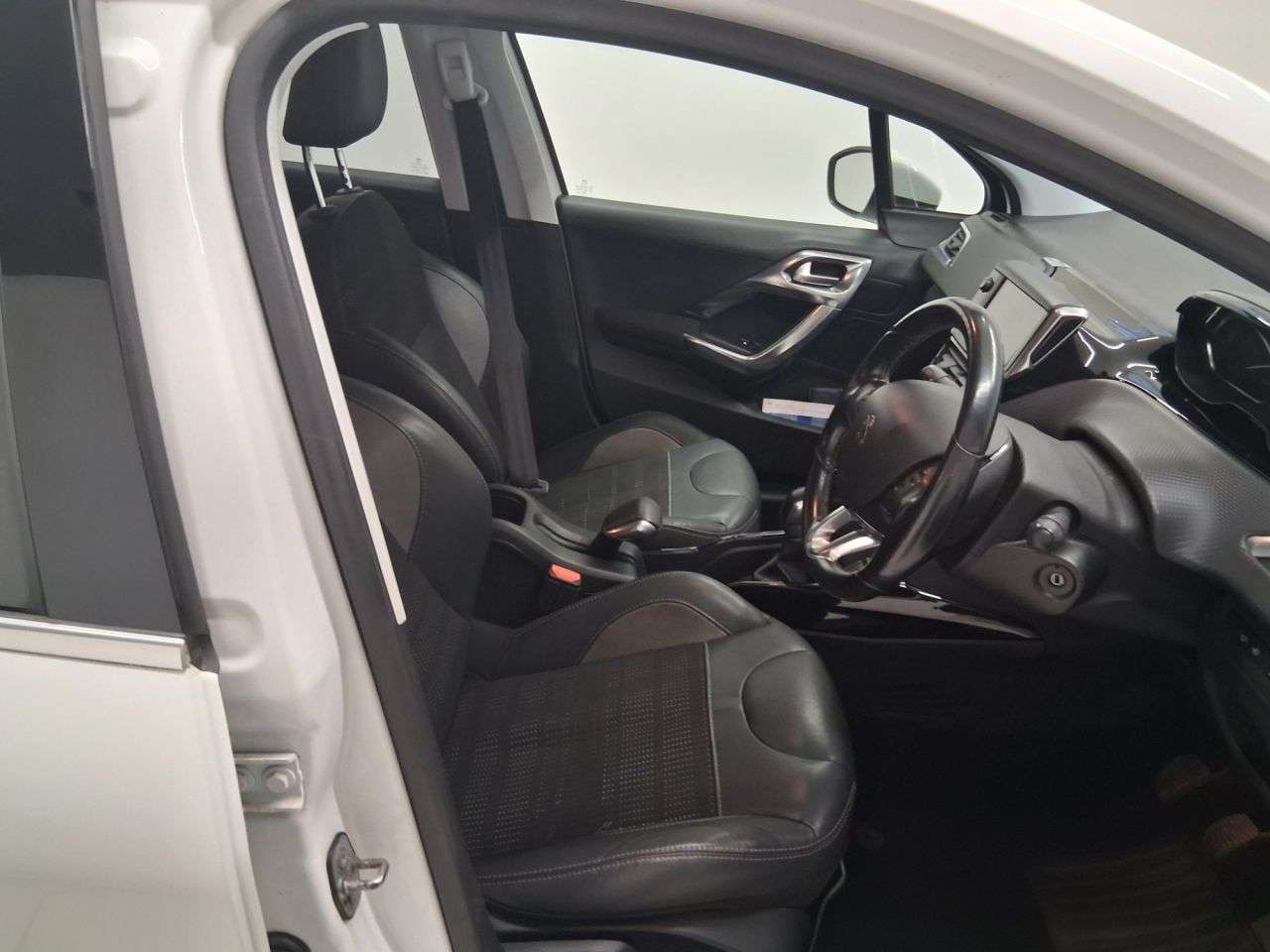 2017 PEUGEOT 2008 2017 PEUGEOT 2008