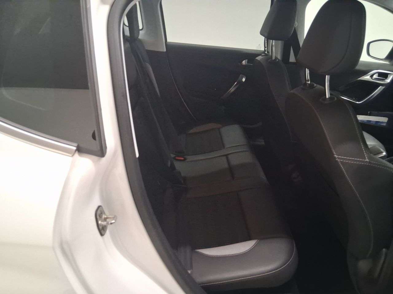 2017 PEUGEOT 2008 2017 PEUGEOT 2008