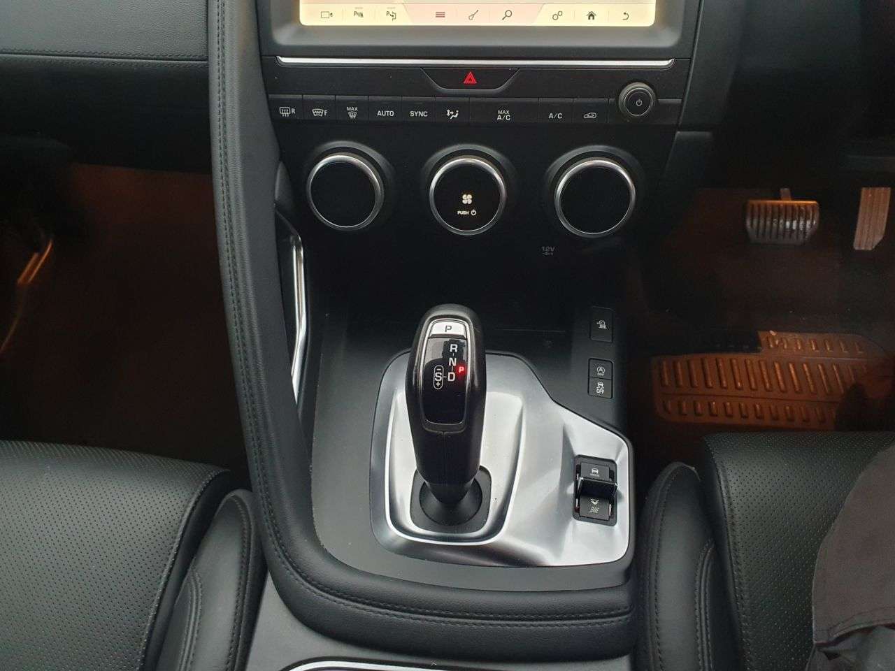 2018 JAGUAR E-PACE 2018 JAGUAR E-PACE