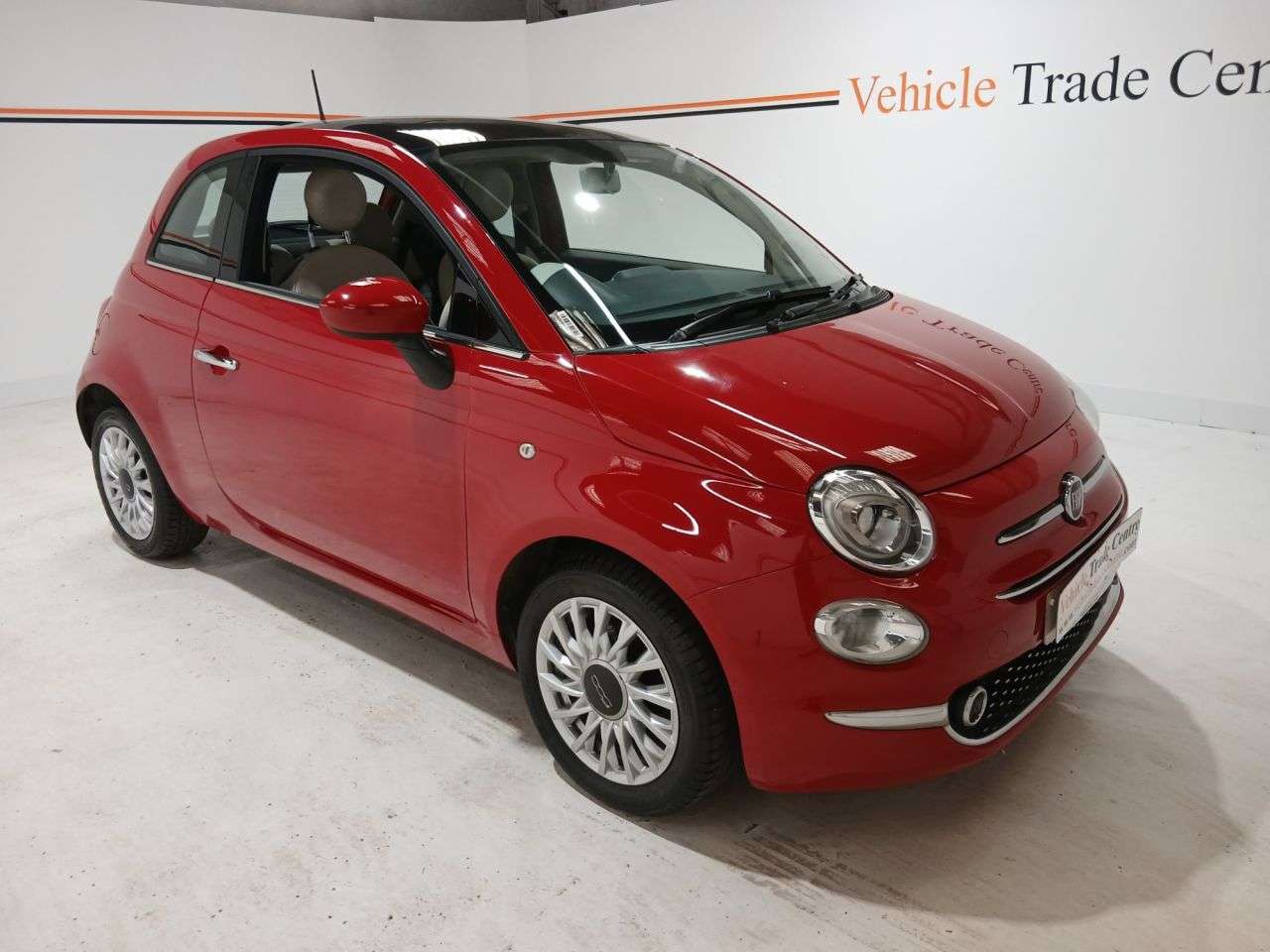 A 2017 FIAT 500 1.2 Lounge Hatchback 3dr Petrol Manual Euro 6 (s/s) (69 bhp) A 2017 FIAT 500 1.2 Lounge Hatchback 3dr Petrol Manual Euro 6 (s/s) (69 bhp)