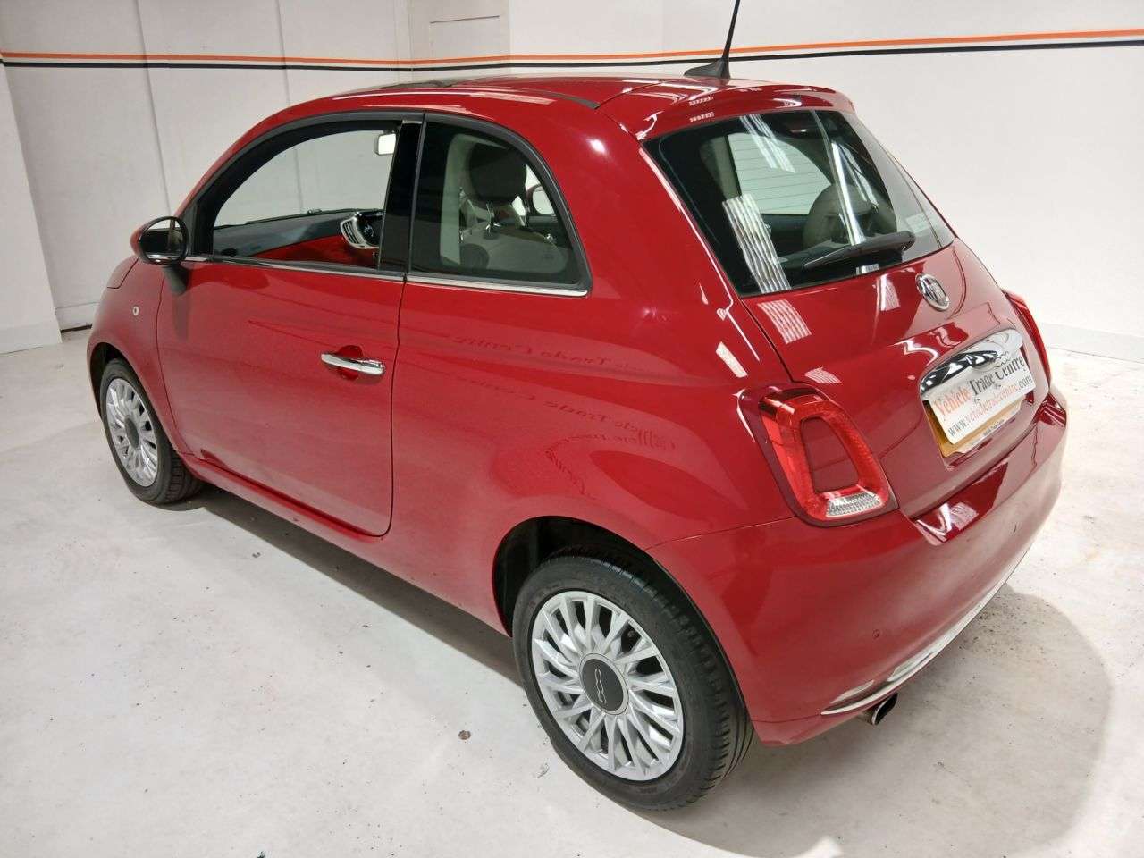 A 2017 FIAT 500 1.2 Lounge Hatchback 3dr Petrol Manual Euro 6 (s/s) (69 bhp) A 2017 FIAT 500 1.2 Lounge Hatchback 3dr Petrol Manual Euro 6 (s/s) (69 bhp)