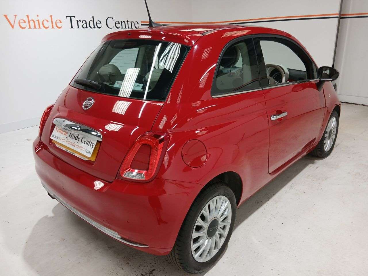 2017 FIAT 500 2017 FIAT 500