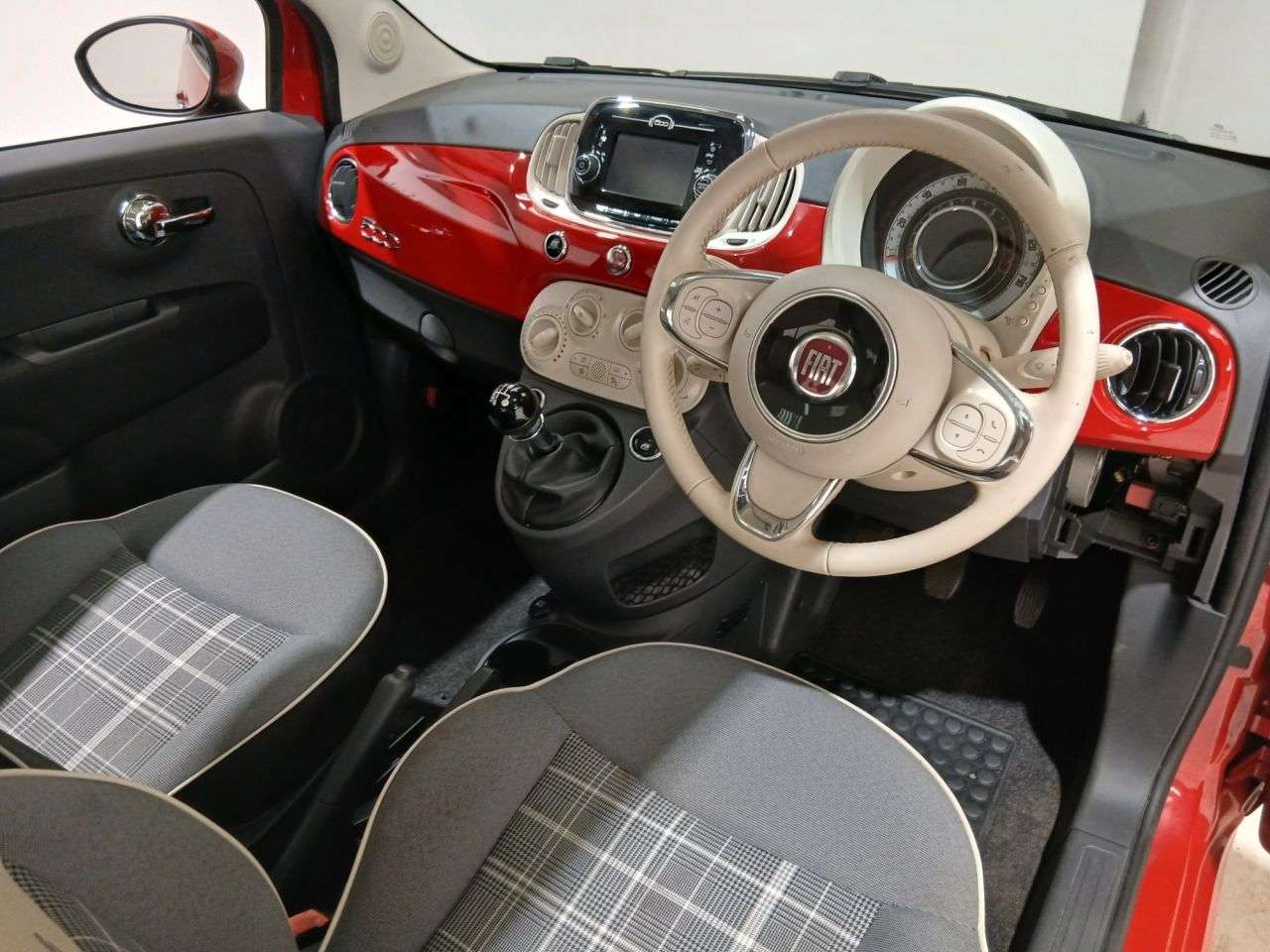 2017 FIAT 500 2017 FIAT 500