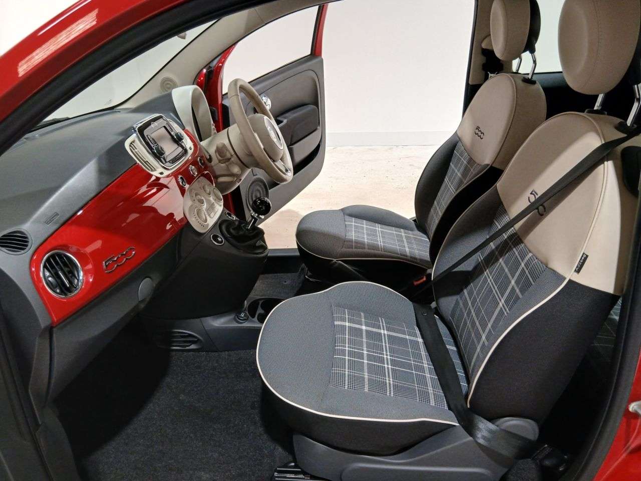 2017 FIAT 500 2017 FIAT 500