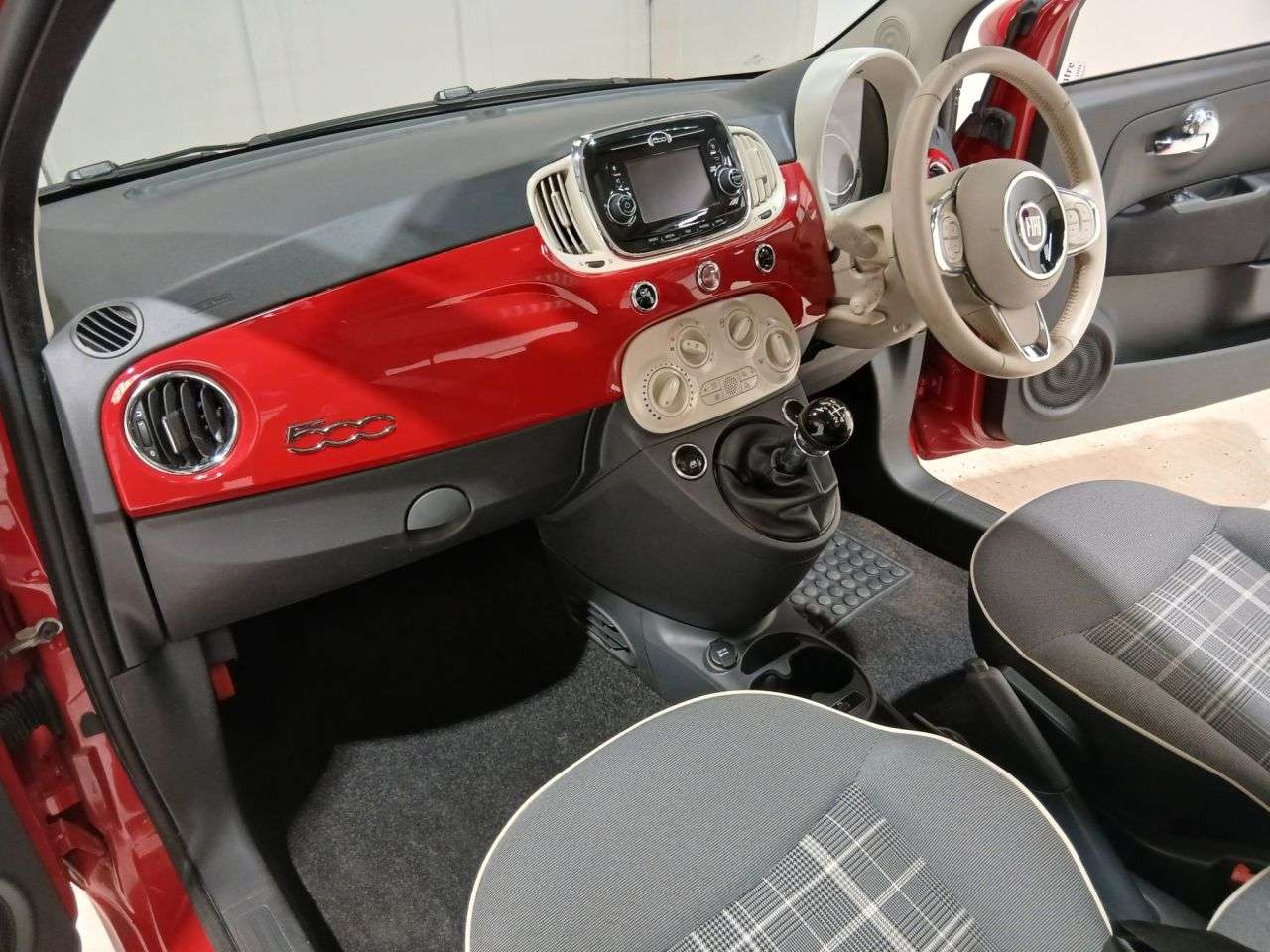 2017 FIAT 500 2017 FIAT 500