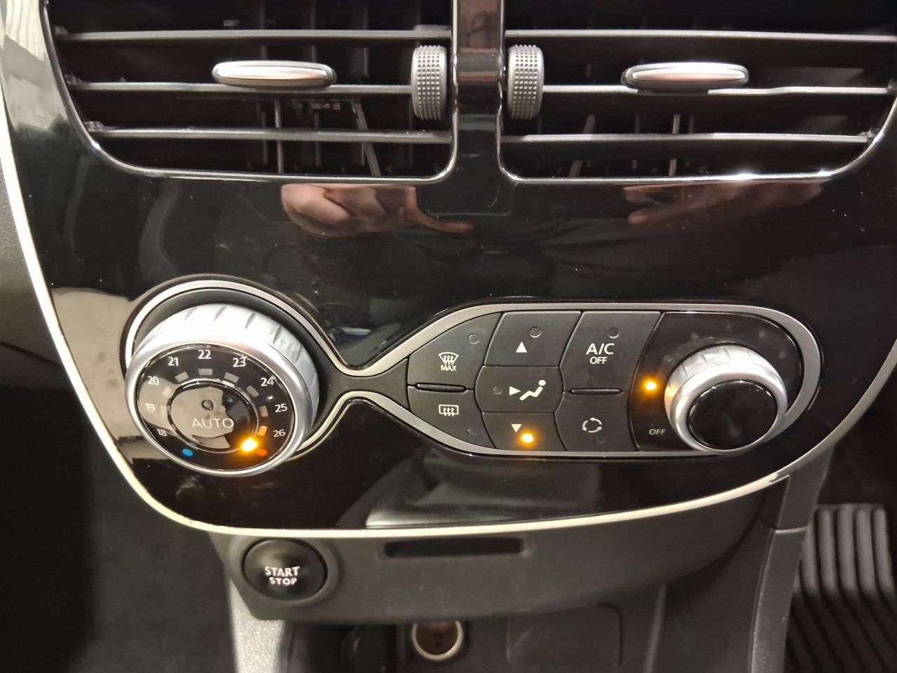 2016 RENAULT CLIO 2016 RENAULT CLIO