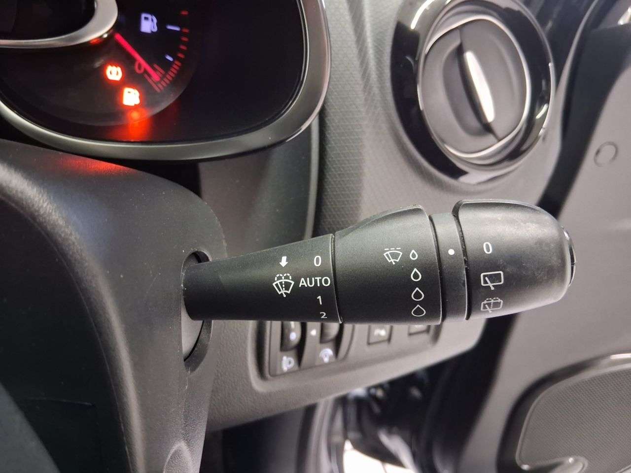 2016 RENAULT CLIO 2016 RENAULT CLIO