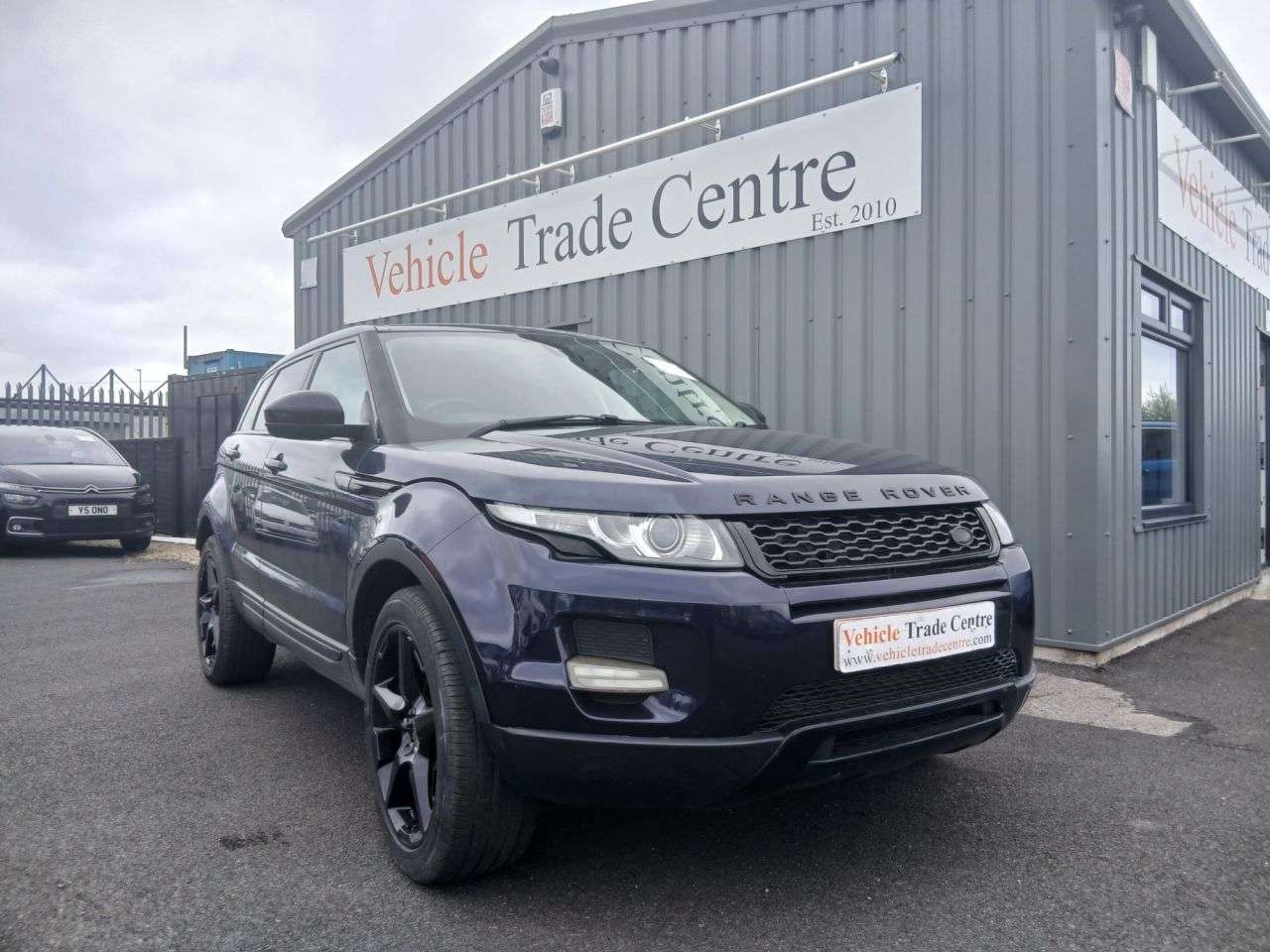 A 2014 LAND ROVER RANGE ROVER EVOQUE 2.2 eD4 Pure SUV 5dr Diesel Manual FWD Euro 5 (s/s) (150 ps) A 2014 LAND ROVER RANGE ROVER EVOQUE 2.2 eD4 Pure SUV 5dr Diesel Manual FWD Euro 5 (s/s) (150 ps)
