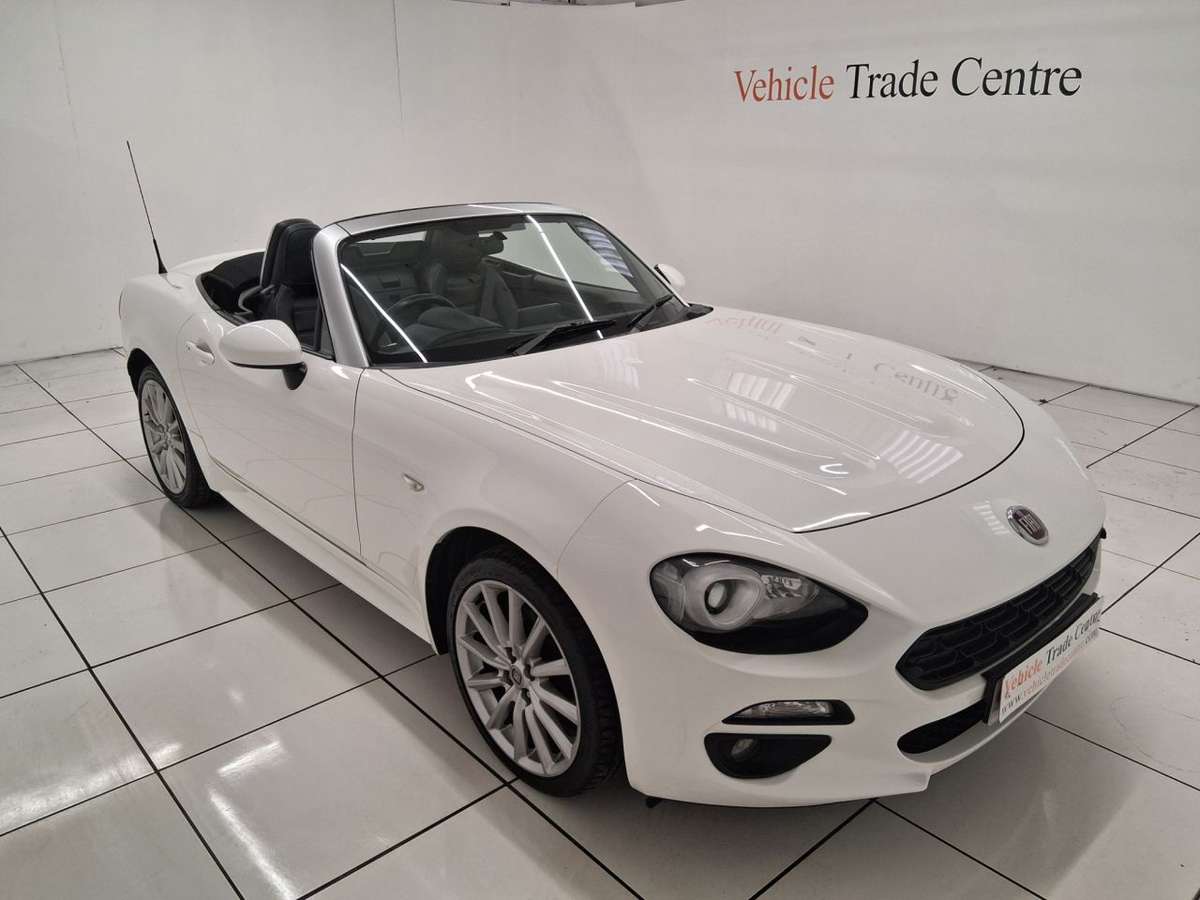 Check out this Fiat 124 Spider 2017 Petrol Manual
