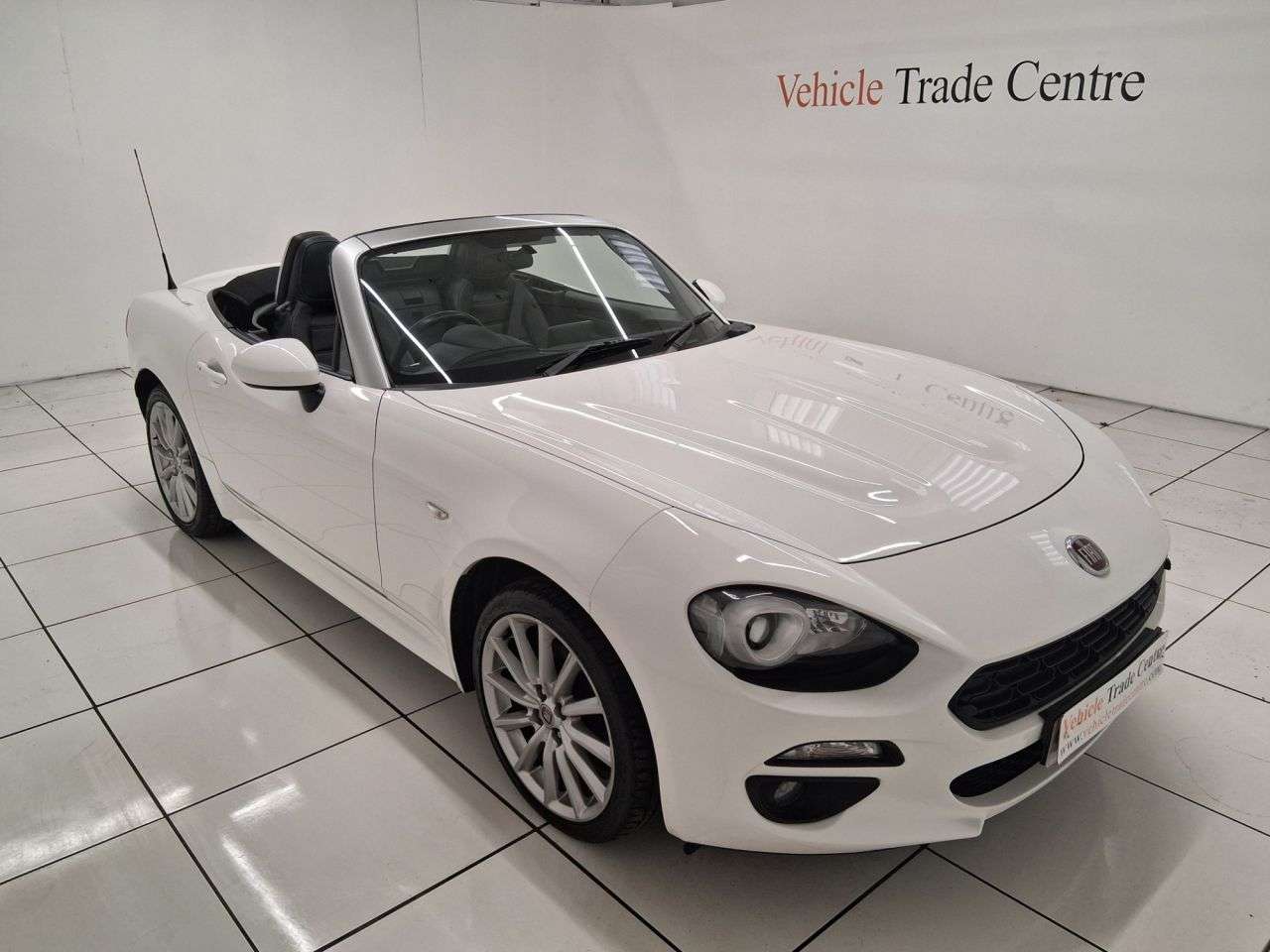 2017 FIAT 124 SPIDER 2017 FIAT 124 SPIDER
