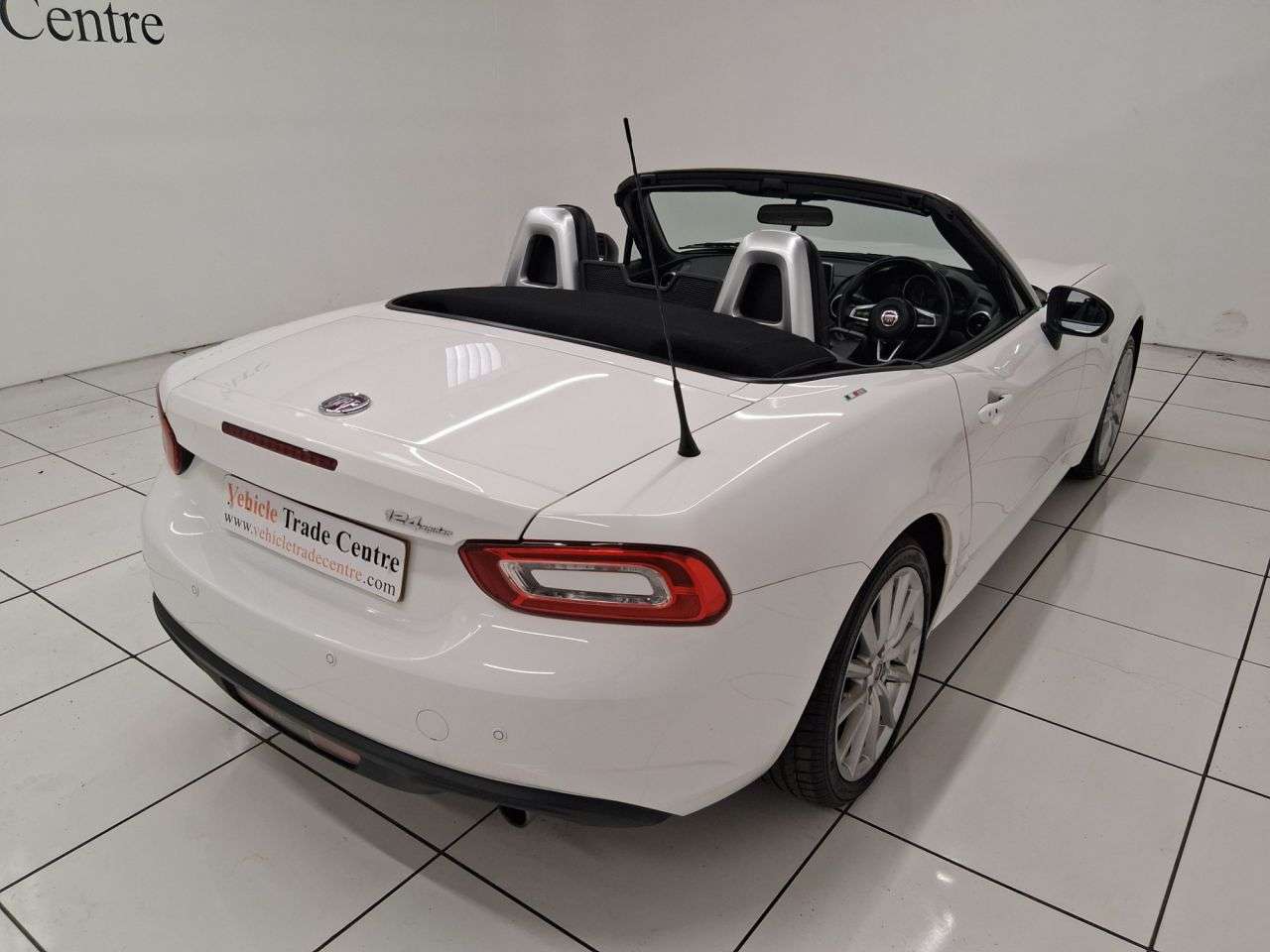 2017 FIAT 124 SPIDER 2017 FIAT 124 SPIDER
