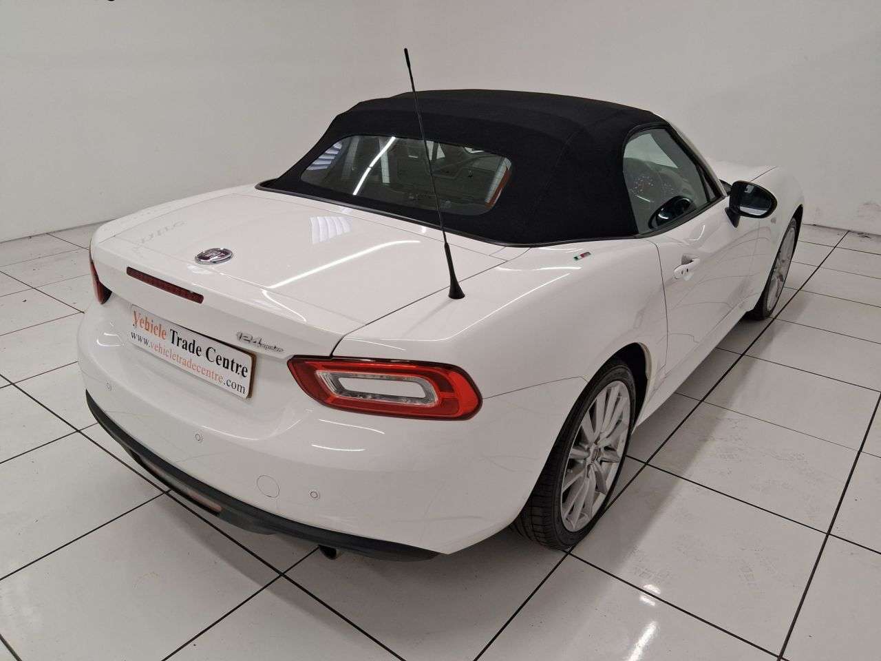 2017 FIAT 124 SPIDER 2017 FIAT 124 SPIDER