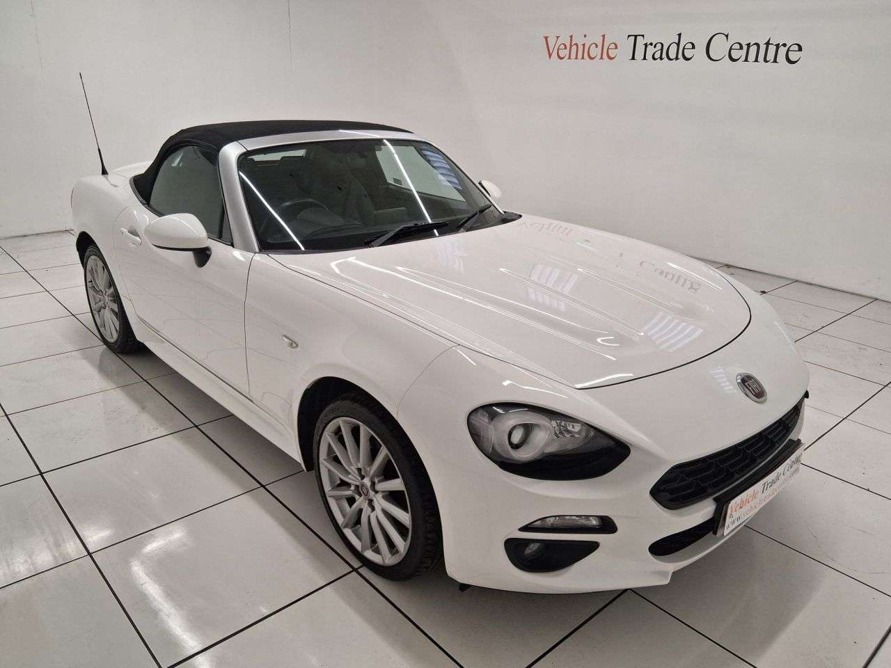 2017 FIAT 124 SPIDER 2017 FIAT 124 SPIDER