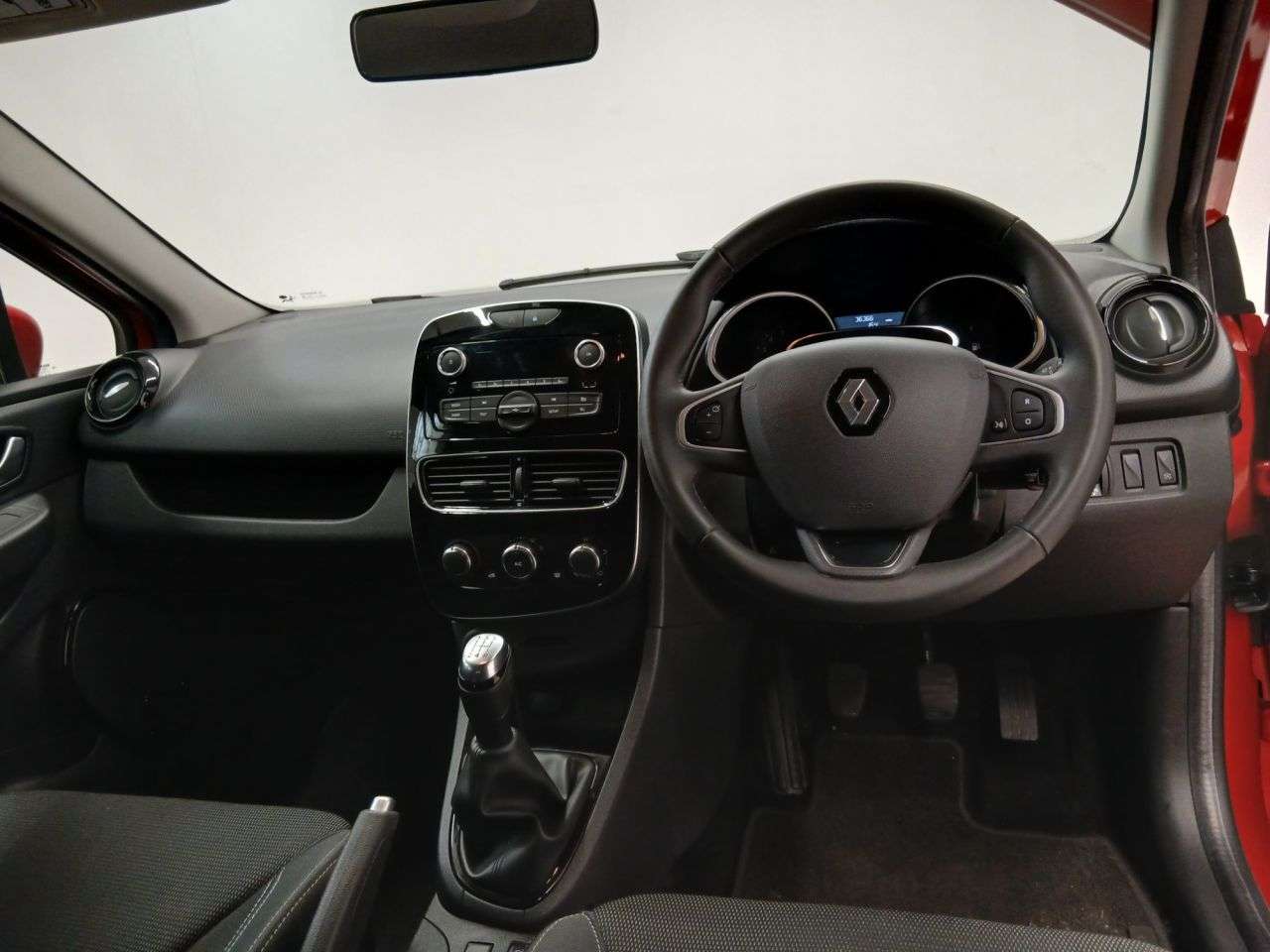 2018 RENAULT CLIO 2018 RENAULT CLIO