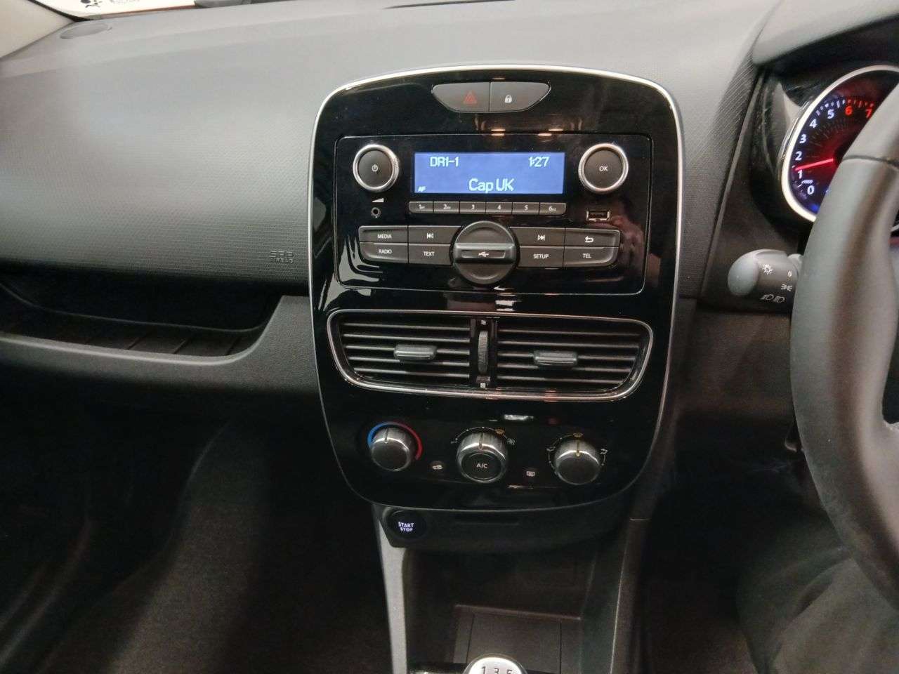 2018 RENAULT CLIO 2018 RENAULT CLIO