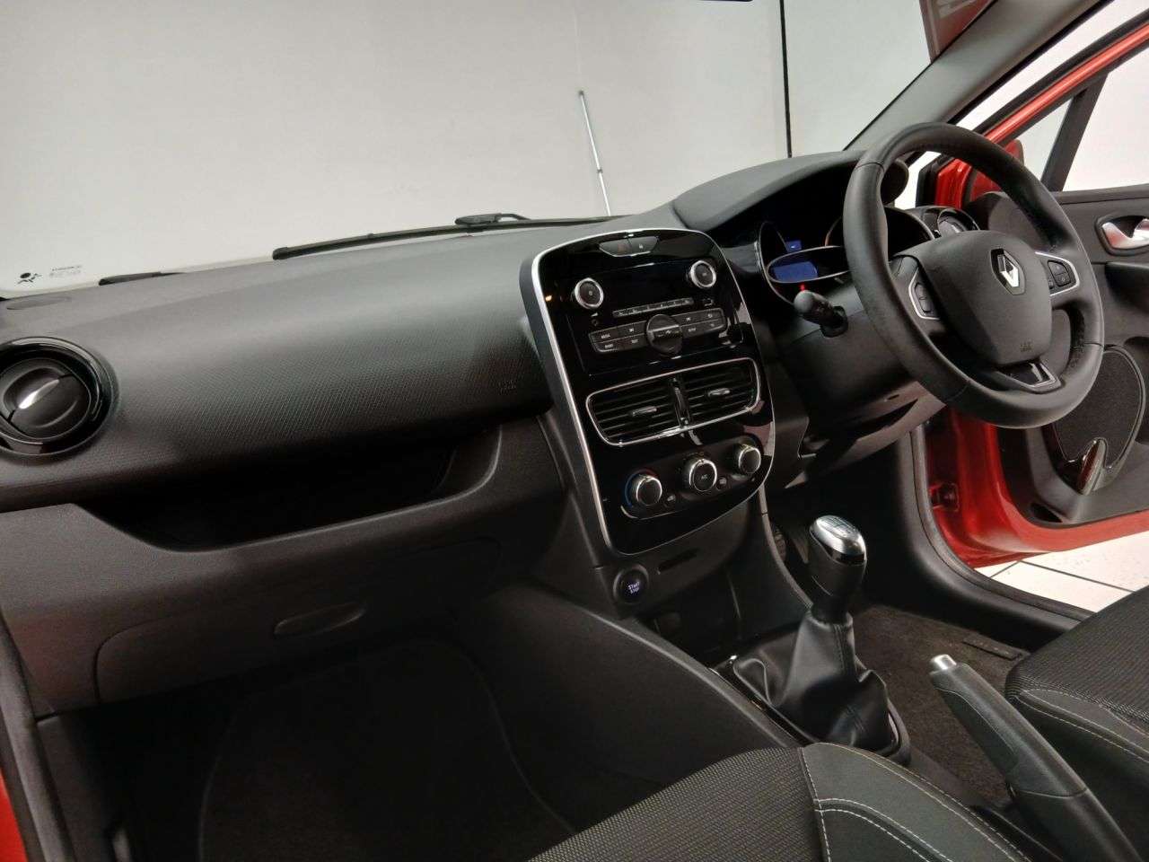 2018 RENAULT CLIO 2018 RENAULT CLIO