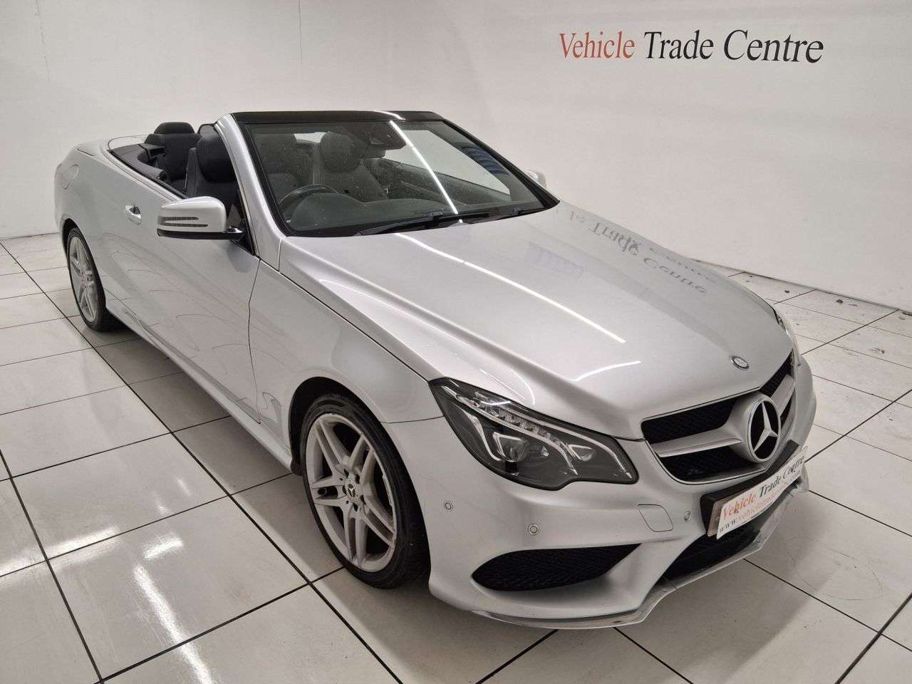 A 2015 MERCEDES-BENZ E CLASS 2.1 E250 CDI AMG Line Cabriolet 2dr Diesel G-Tronic+ Euro 5 (s/s) (204 ps) A 2015 MERCEDES-BENZ E CLASS 2.1 E250 CDI AMG Line Cabriolet 2dr Diesel G-Tronic+ Euro 5 (s/s) (204 ps)