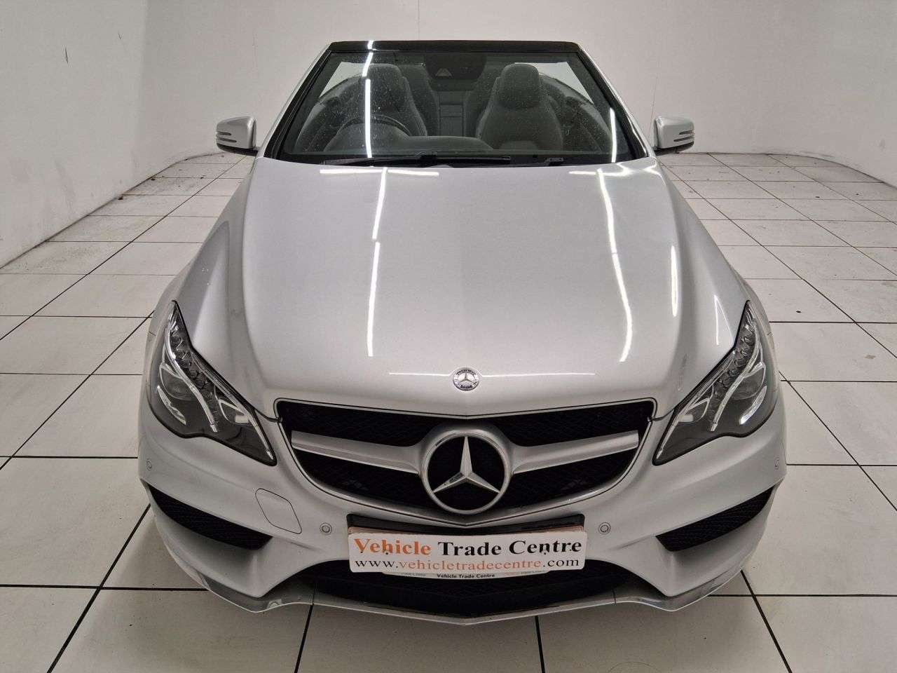 A 2015 MERCEDES-BENZ E CLASS 2.1 E250 CDI AMG Line Cabriolet 2dr Diesel G-Tronic+ Euro 5 (s/s) (204 ps) A 2015 MERCEDES-BENZ E CLASS 2.1 E250 CDI AMG Line Cabriolet 2dr Diesel G-Tronic+ Euro 5 (s/s) (204 ps)