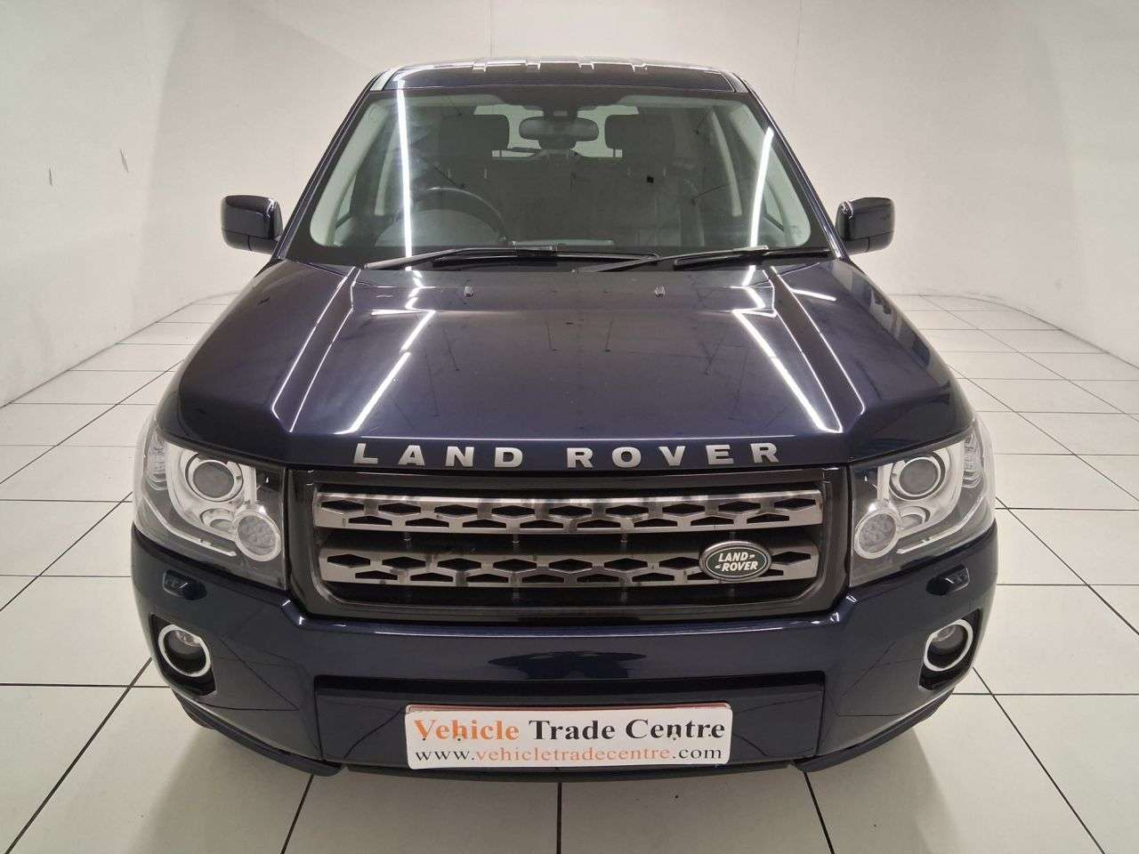 A 2014 LAND ROVER FREELANDER 2 2.2 TD4 SE SUV 5dr Diesel Manual 4WD Euro 5 (s/s) (150 ps) A 2014 LAND ROVER FREELANDER 2 2.2 TD4 SE SUV 5dr Diesel Manual 4WD Euro 5 (s/s) (150 ps)