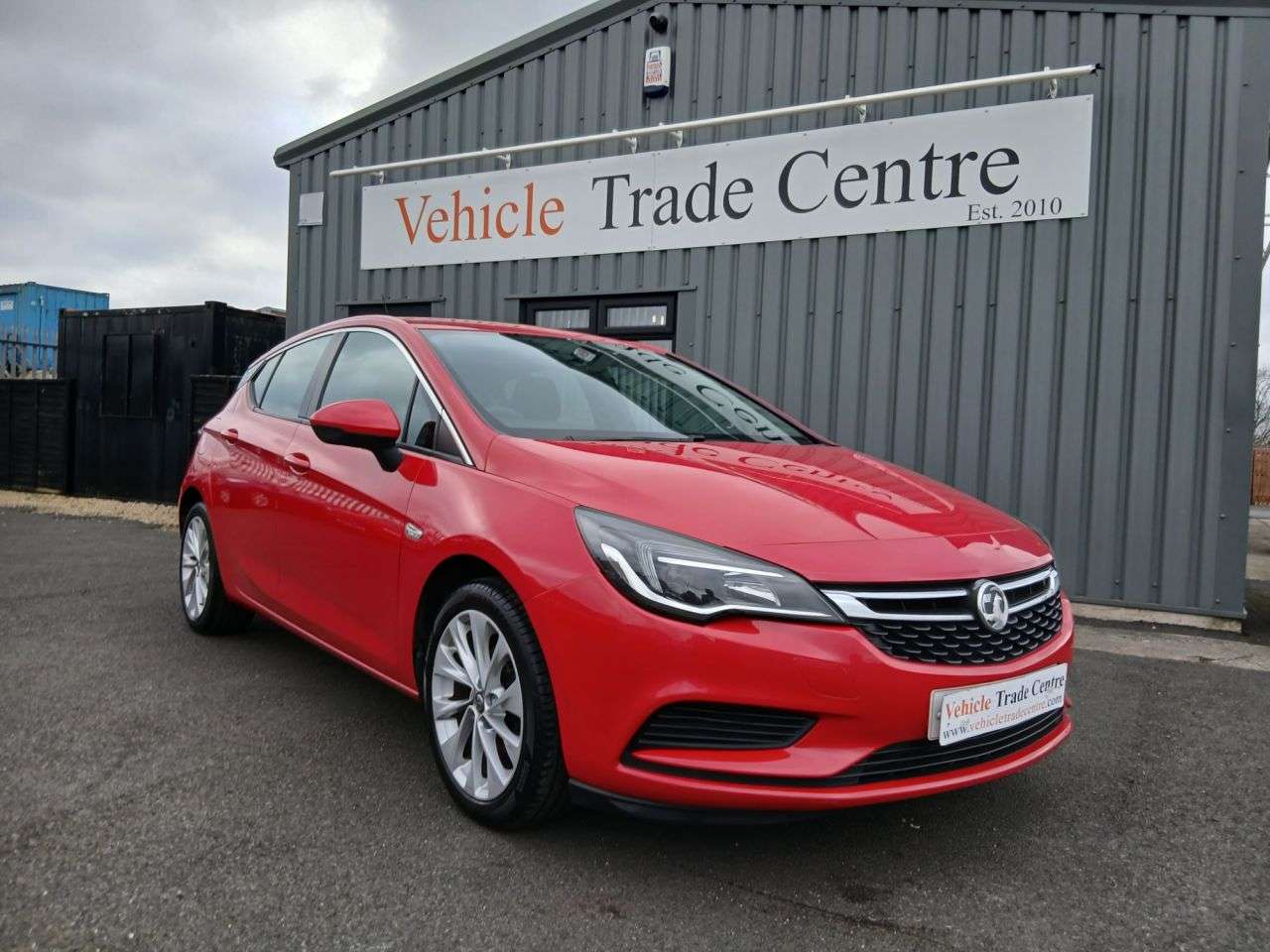 A 2017 VAUXHALL ASTRA 1.4i Turbo Design Hatchback 5dr Petrol Auto Euro 6 (s/s) (150 ps) A 2017 VAUXHALL ASTRA 1.4i Turbo Design Hatchback 5dr Petrol Auto Euro 6 (s/s) (150 ps)