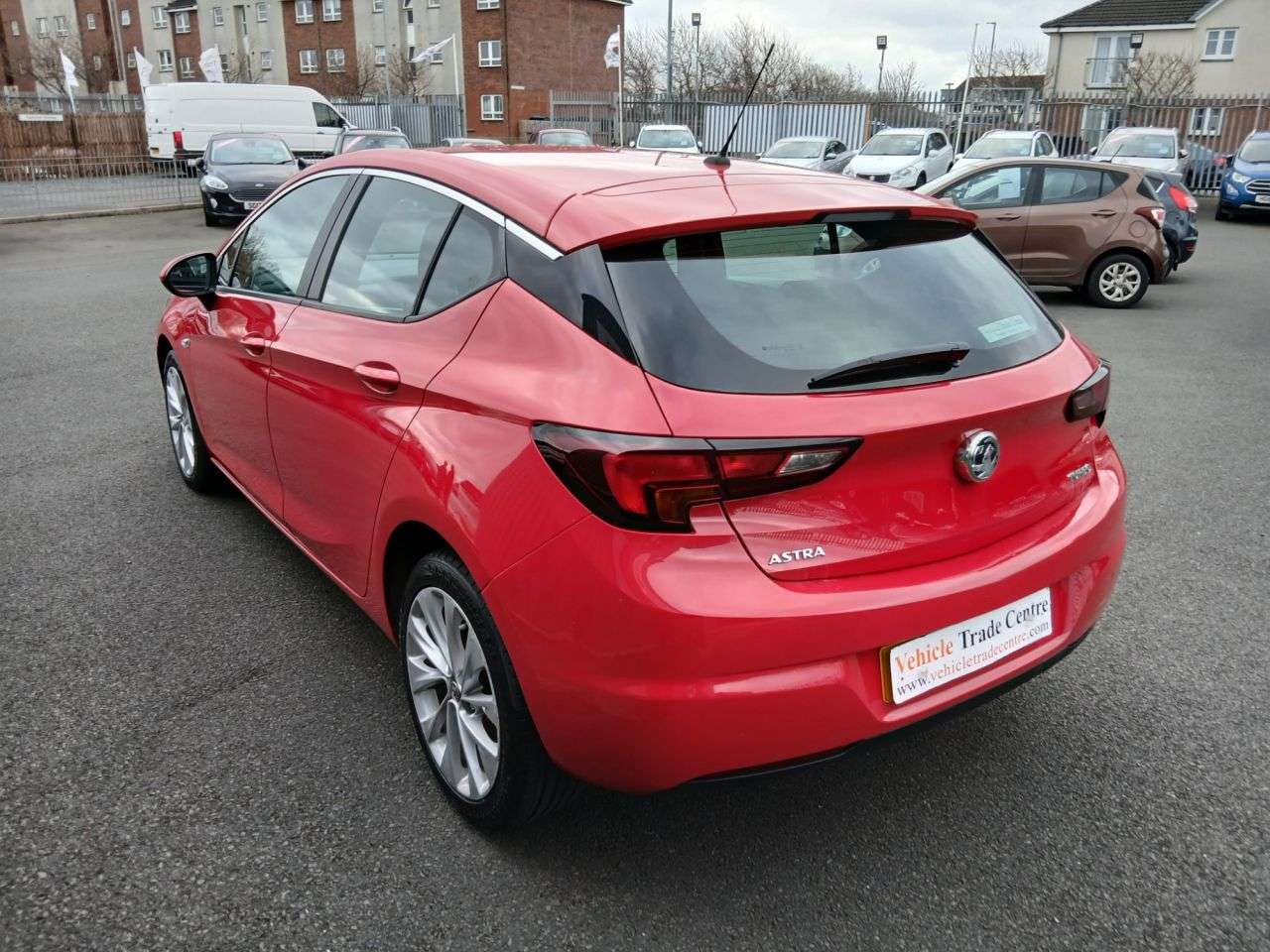 A 2017 VAUXHALL ASTRA 1.4i Turbo Design Hatchback 5dr Petrol Auto Euro 6 (s/s) (150 ps) A 2017 VAUXHALL ASTRA 1.4i Turbo Design Hatchback 5dr Petrol Auto Euro 6 (s/s) (150 ps)