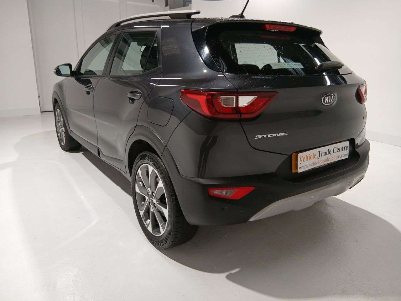 A 2018 KIA STONIC 1.0 T-GDi 2 SUV 5dr Petrol Manual Euro 6 (s/s) (118 bhp) A 2018 KIA STONIC 1.0 T-GDi 2 SUV 5dr Petrol Manual Euro 6 (s/s) (118 bhp)