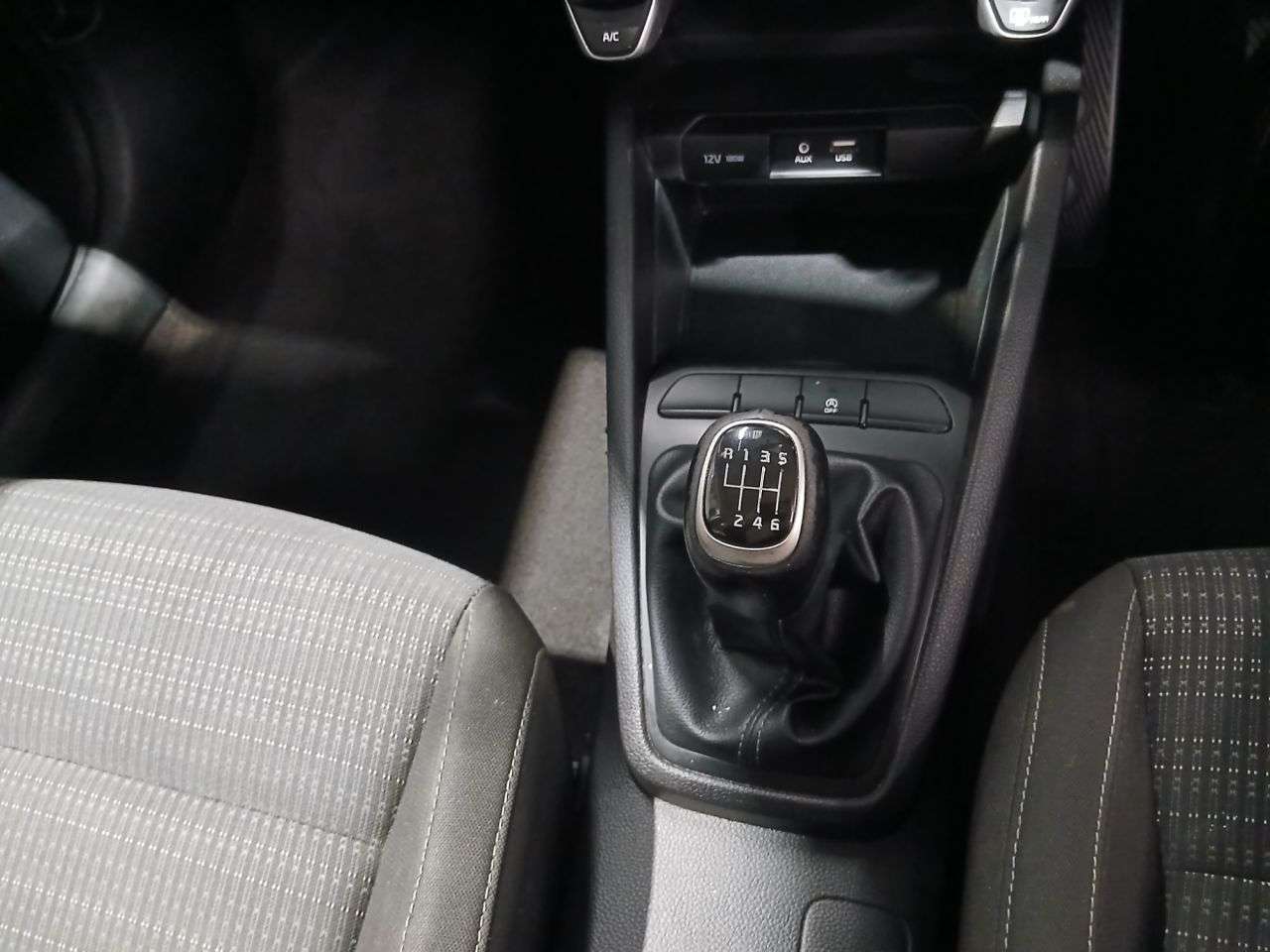 2018 KIA STONIC 2018 KIA STONIC