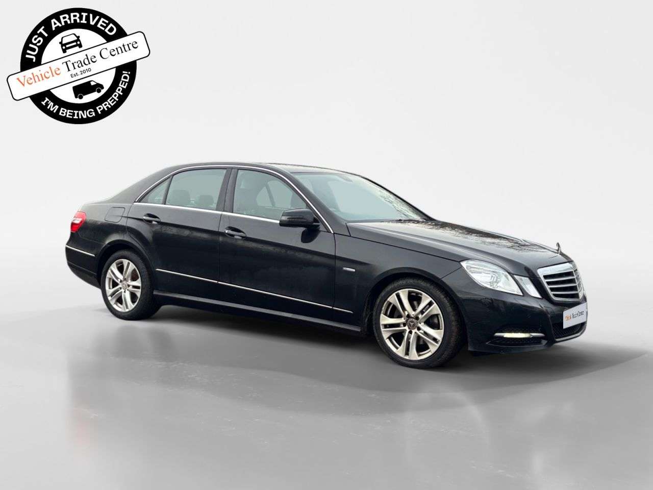 A 2012 MERCEDES-BENZ E CLASS 2.1 E220 CDI BlueEfficiency Executive SE Saloon 4dr Diesel G-Tronic+ Euro 5 A 2012 MERCEDES-BENZ E CLASS 2.1 E220 CDI BlueEfficiency Executive SE Saloon 4dr Diesel G-Tronic+ Euro 5