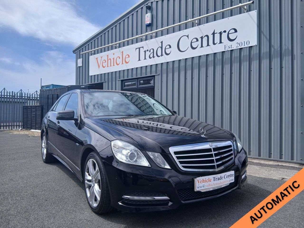 A 2012 MERCEDES-BENZ E CLASS 2.1 E220 CDI BlueEfficiency Executive SE Saloon 4dr Diesel G-Tronic+ Euro 5 A 2012 MERCEDES-BENZ E CLASS 2.1 E220 CDI BlueEfficiency Executive SE Saloon 4dr Diesel G-Tronic+ Euro 5