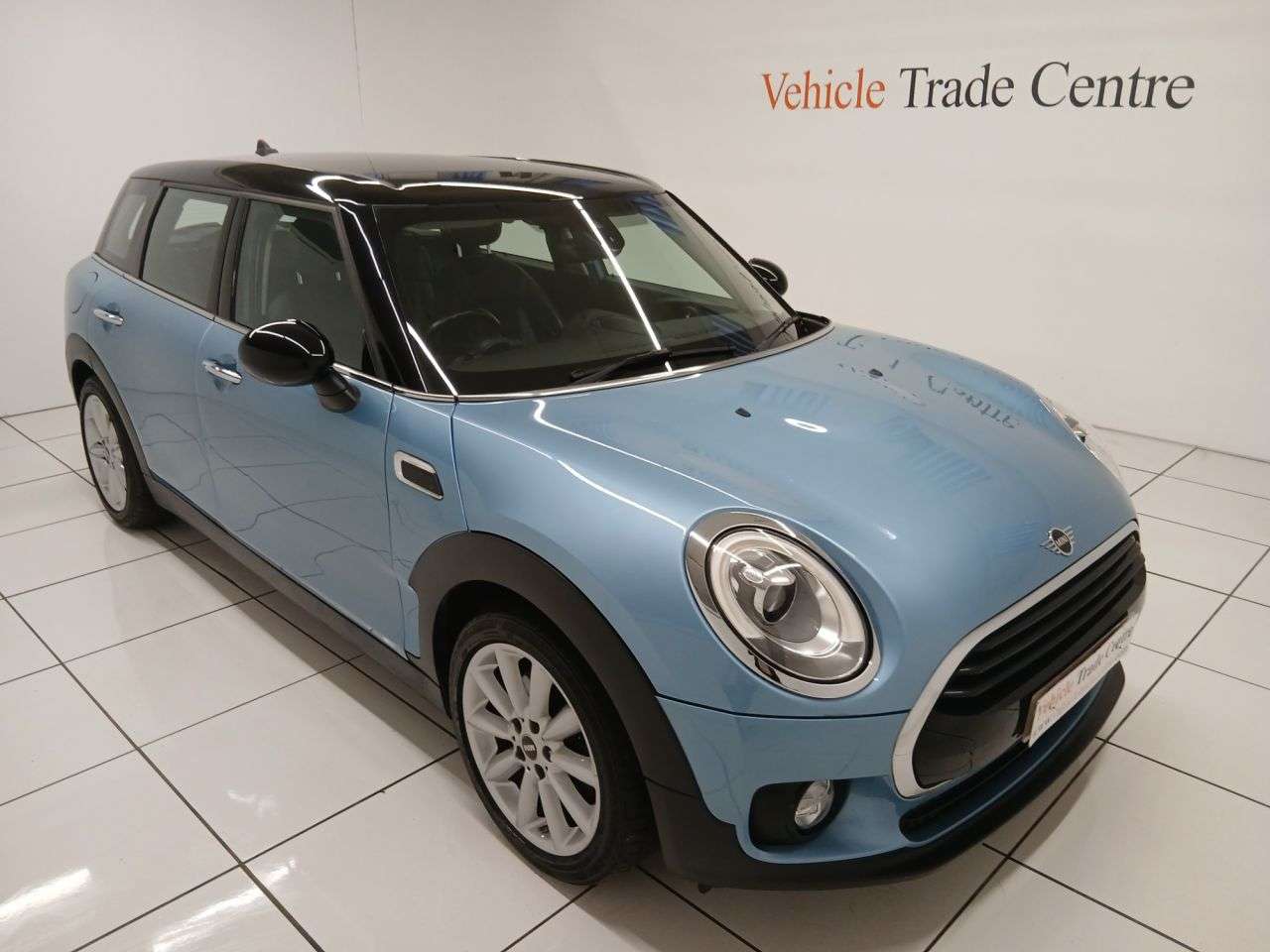 A 2018 MINI CLUBMAN 1.5 Cooper Estate 6dr Petrol Auto Euro 6 (s/s) (136 ps) A 2018 MINI CLUBMAN 1.5 Cooper Estate 6dr Petrol Auto Euro 6 (s/s) (136 ps)