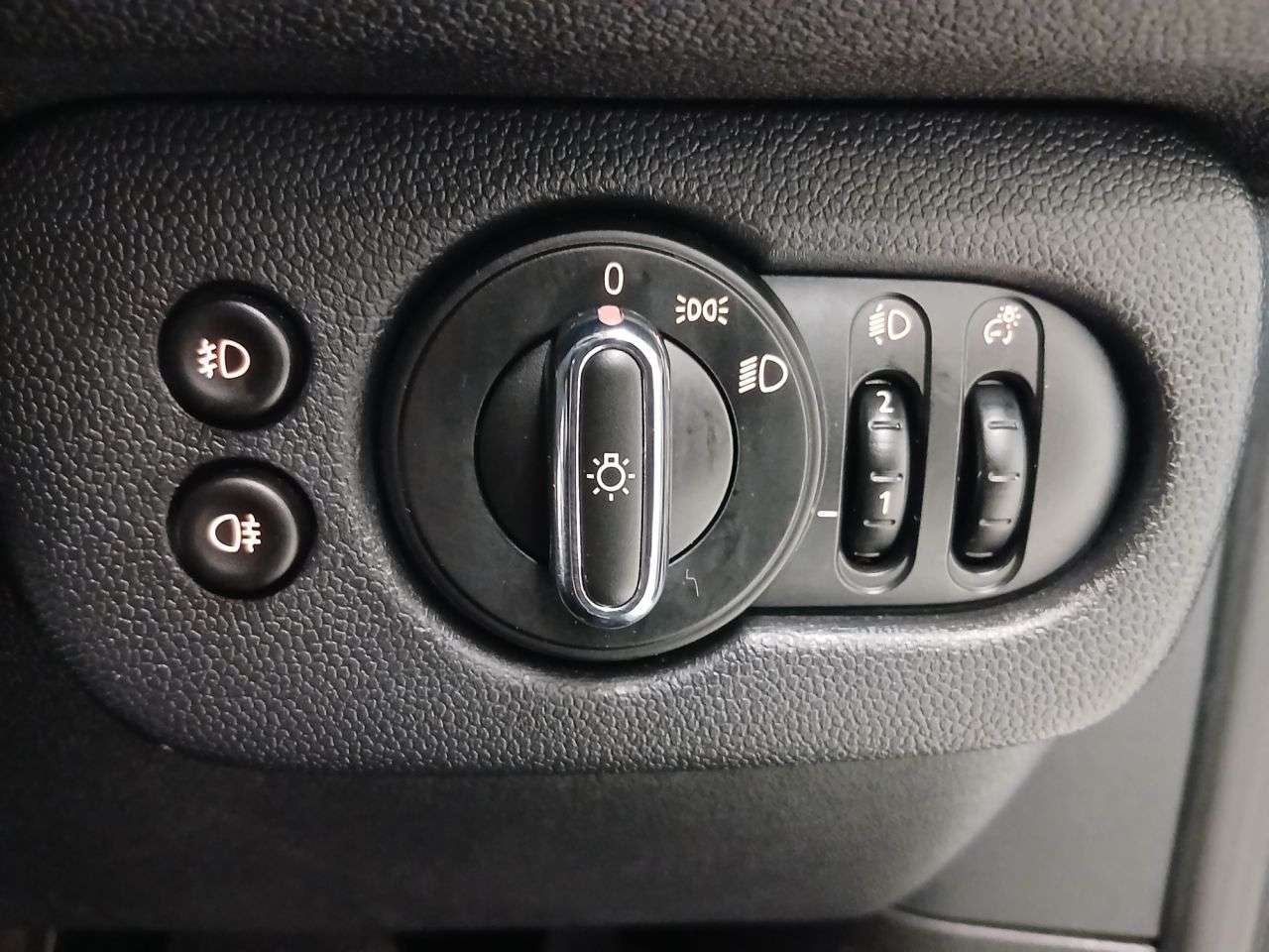 2018 MINI CLUBMAN 2018 MINI CLUBMAN