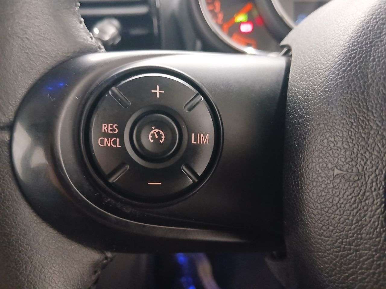 2018 MINI CLUBMAN 2018 MINI CLUBMAN