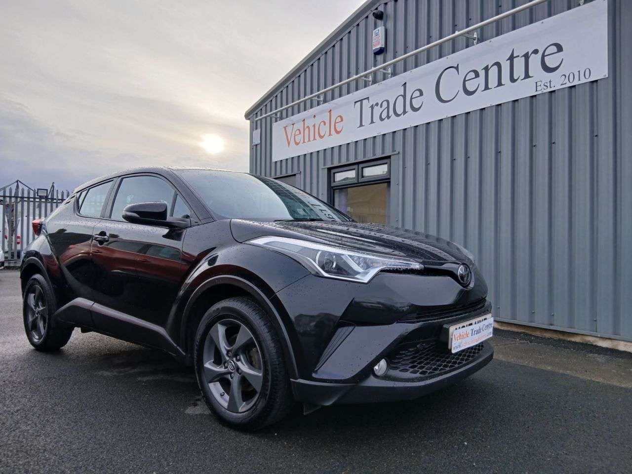 A 2017 TOYOTA C-HR 1.2 VVT-i Icon SUV 5dr Petrol Manual Euro 6 (s/s) (115 ps) A 2017 TOYOTA C-HR 1.2 VVT-i Icon SUV 5dr Petrol Manual Euro 6 (s/s) (115 ps)