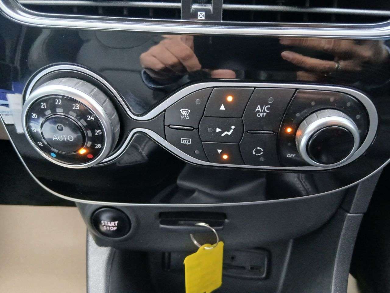 2018 RENAULT CLIO 2018 RENAULT CLIO