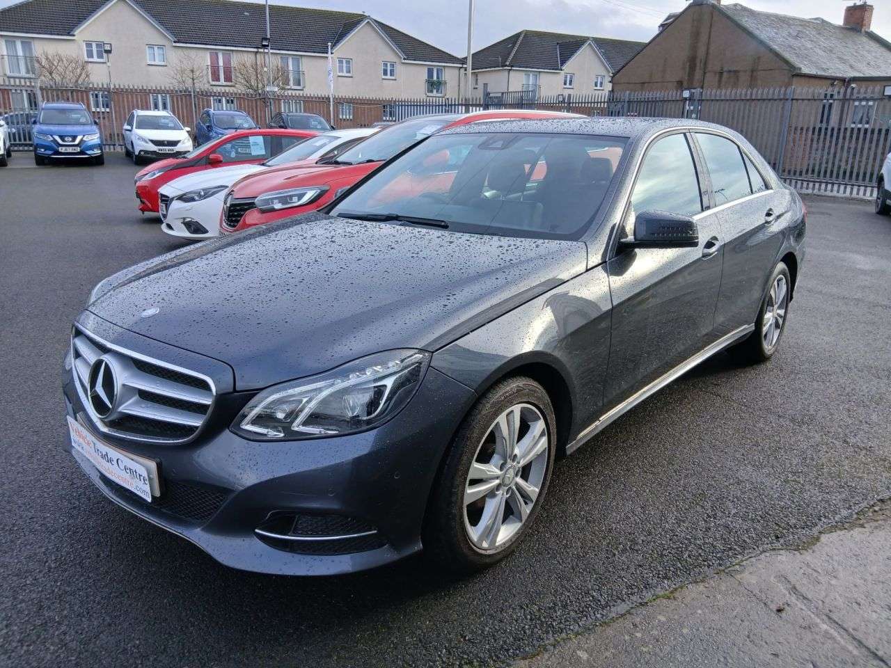 A 2015 MERCEDES-BENZ E CLASS 2.1 E220 BlueTEC SE Saloon 4dr Diesel G-Tronic+ Euro 6 (s/s) (177 ps) A 2015 MERCEDES-BENZ E CLASS 2.1 E220 BlueTEC SE Saloon 4dr Diesel G-Tronic+ Euro 6 (s/s) (177 ps)