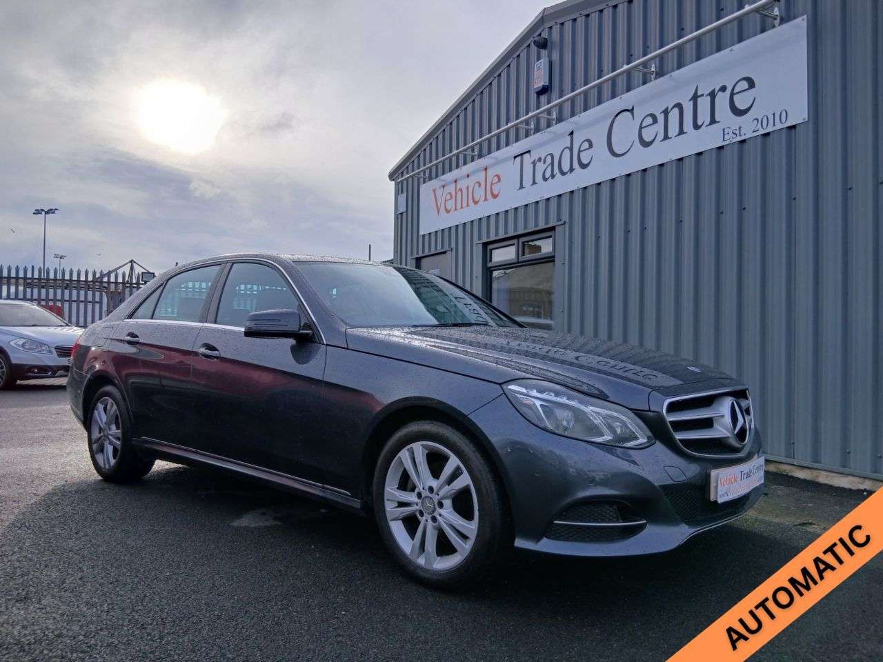 A 2015 MERCEDES-BENZ E CLASS 2.1 E220 BlueTEC SE Saloon 4dr Diesel G-Tronic+ Euro 6 (s/s) (177 ps) A 2015 MERCEDES-BENZ E CLASS 2.1 E220 BlueTEC SE Saloon 4dr Diesel G-Tronic+ Euro 6 (s/s) (177 ps)