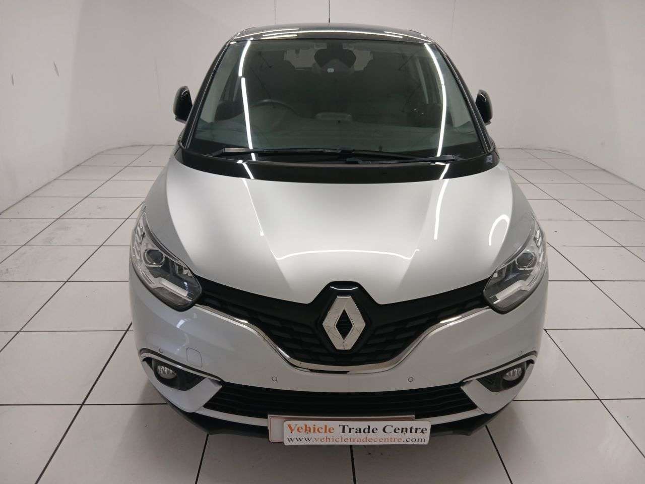 A 2019 RENAULT SCENIC 1.7 Blue dCi Iconic MPV 5dr Diesel Manual Euro 6 (s/s) (120 ps) A 2019 RENAULT SCENIC 1.7 Blue dCi Iconic MPV 5dr Diesel Manual Euro 6 (s/s) (120 ps)