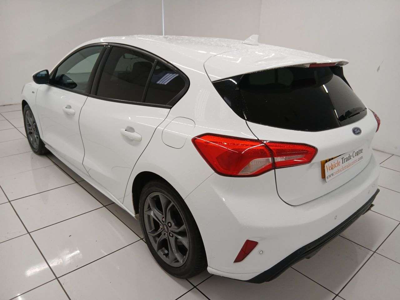 A 2019 FORD FOCUS 1.0T EcoBoost ST-Line Hatchback 5dr Petrol Manual Euro 6 (s/s) (125 ps) A 2019 FORD FOCUS 1.0T EcoBoost ST-Line Hatchback 5dr Petrol Manual Euro 6 (s/s) (125 ps)