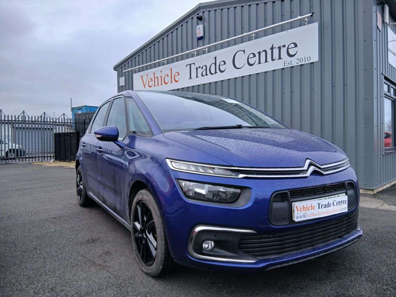 A 2017 CITROEN C4 PICASSO 1.6 BlueHDi Feel MPV 5dr Diesel Manual Euro 6 (s/s) (120 ps) A 2017 CITROEN C4 PICASSO 1.6 BlueHDi Feel MPV 5dr Diesel Manual Euro 6 (s/s) (120 ps)